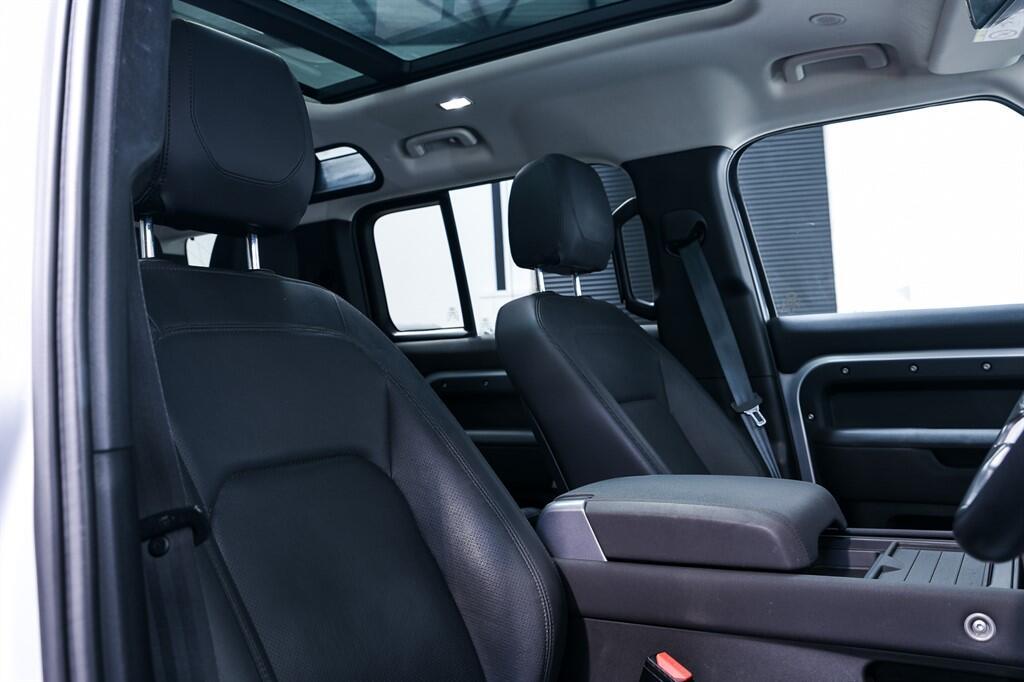 Land Rover Defender 110 - Image 12