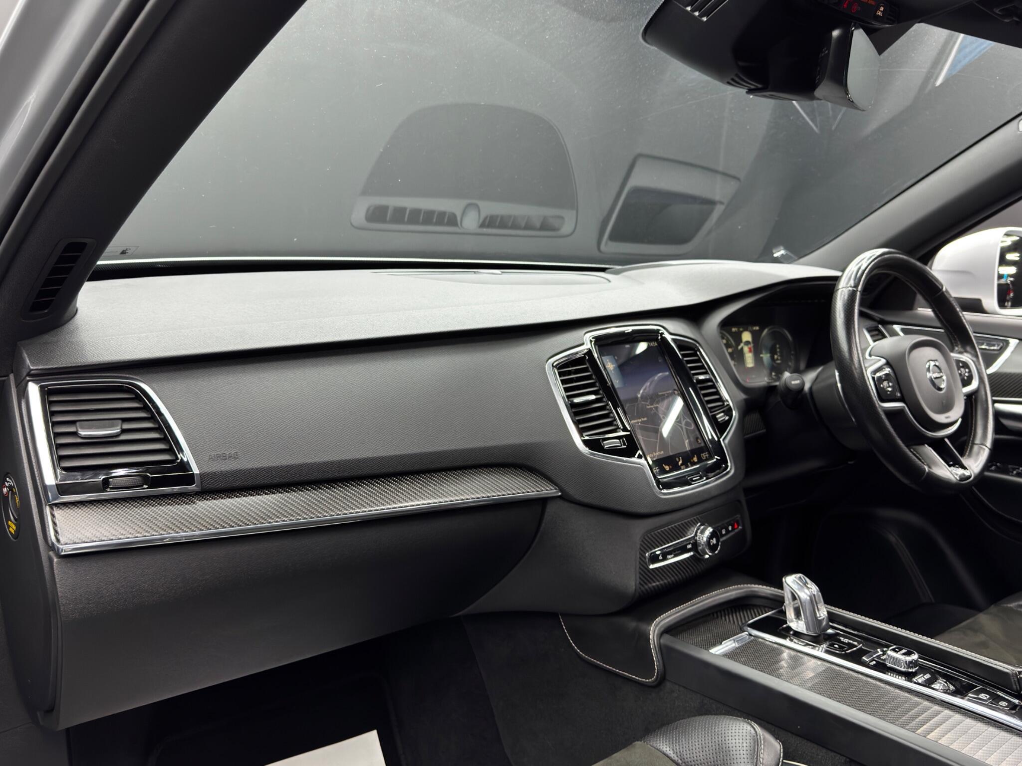 Volvo XC90 - Image 11
