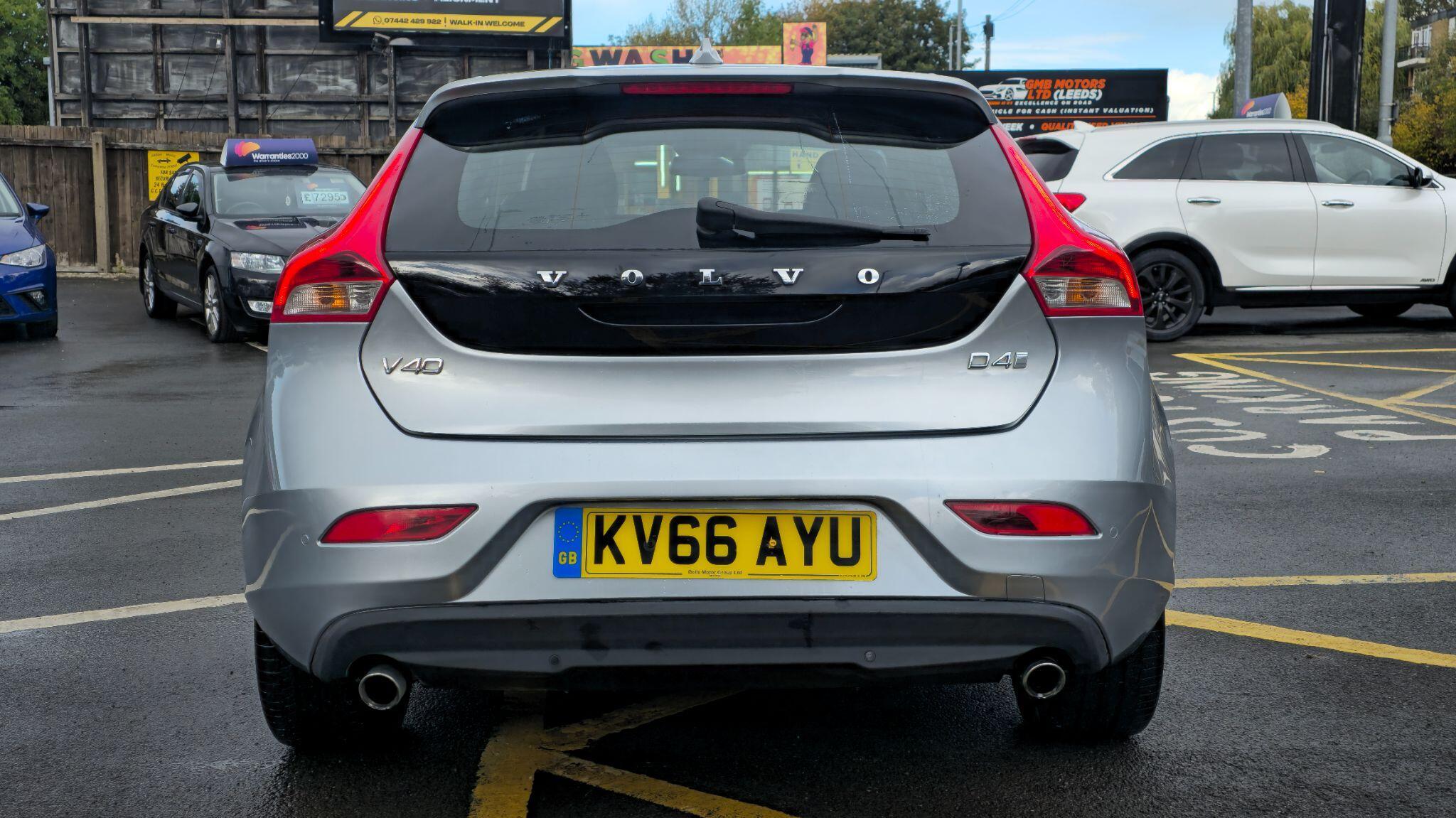 Volvo V40 - Image 7
