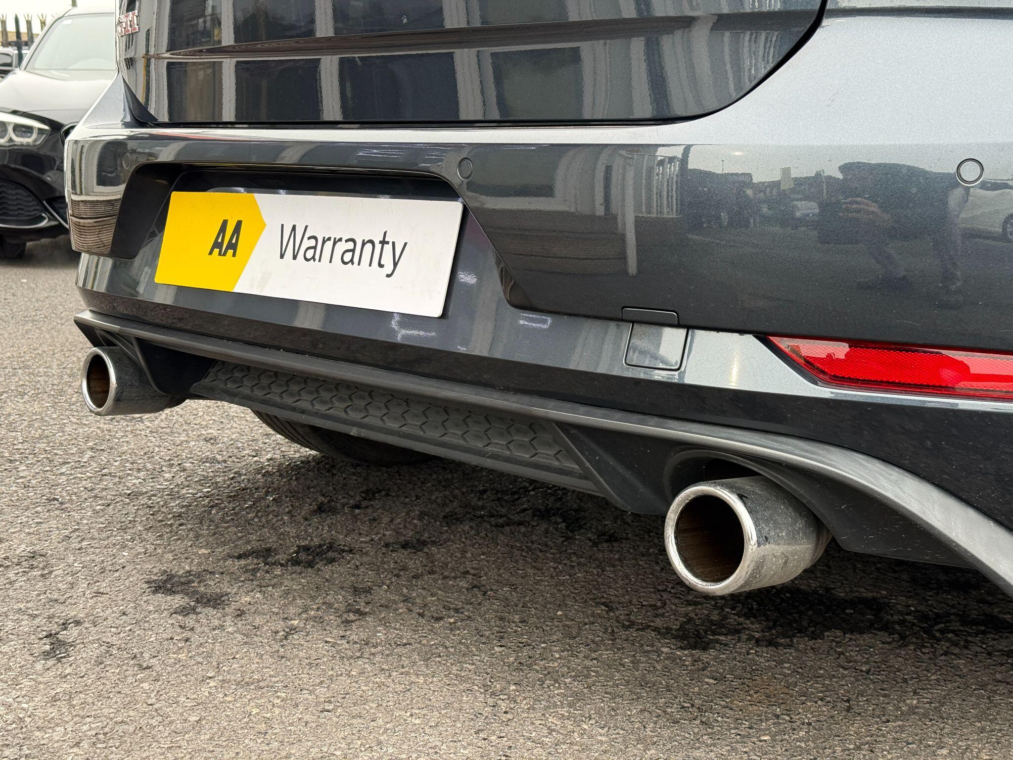 Volkswagen Golf - Image 20