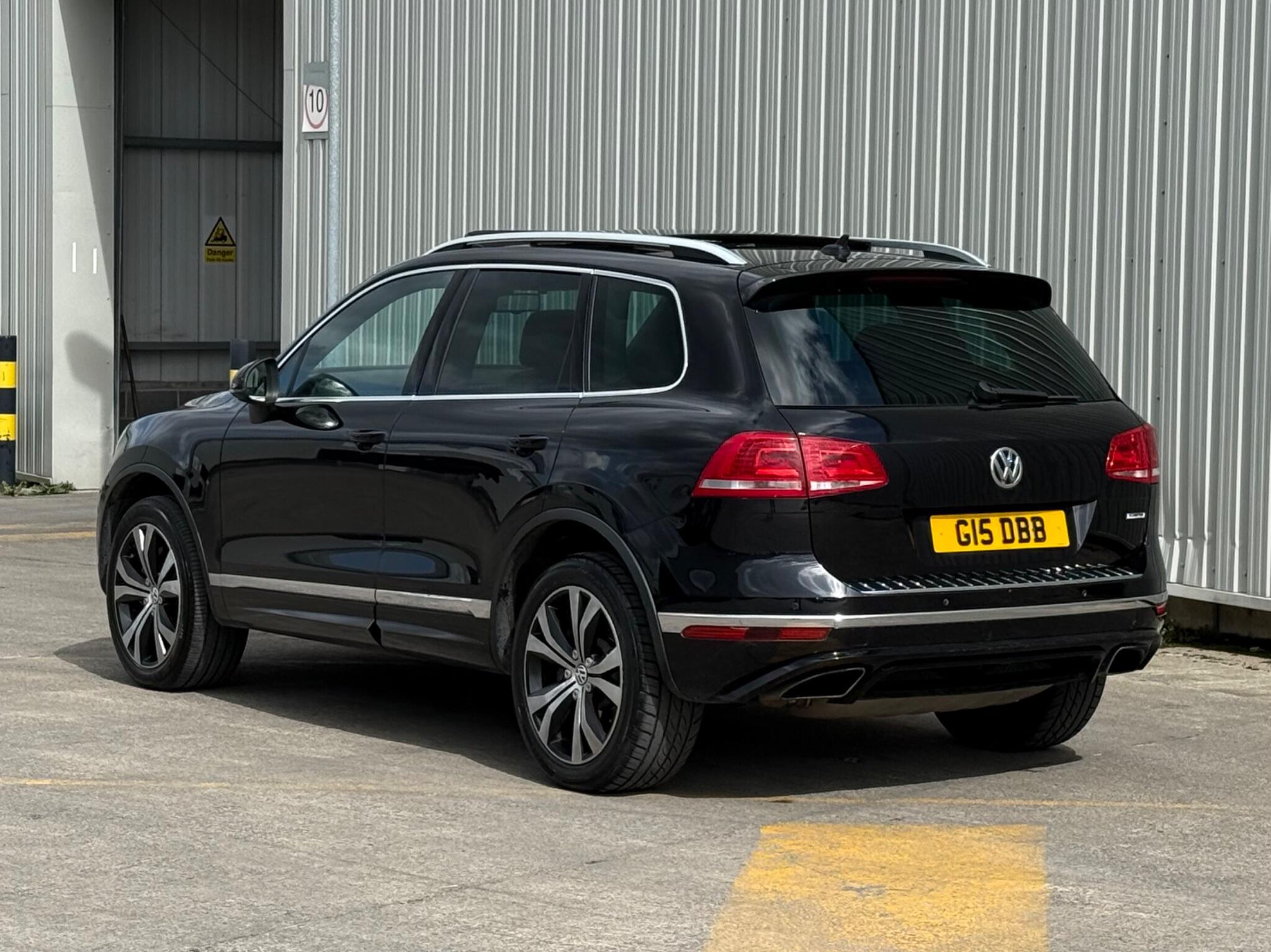 Volkswagen Touareg - Image 13