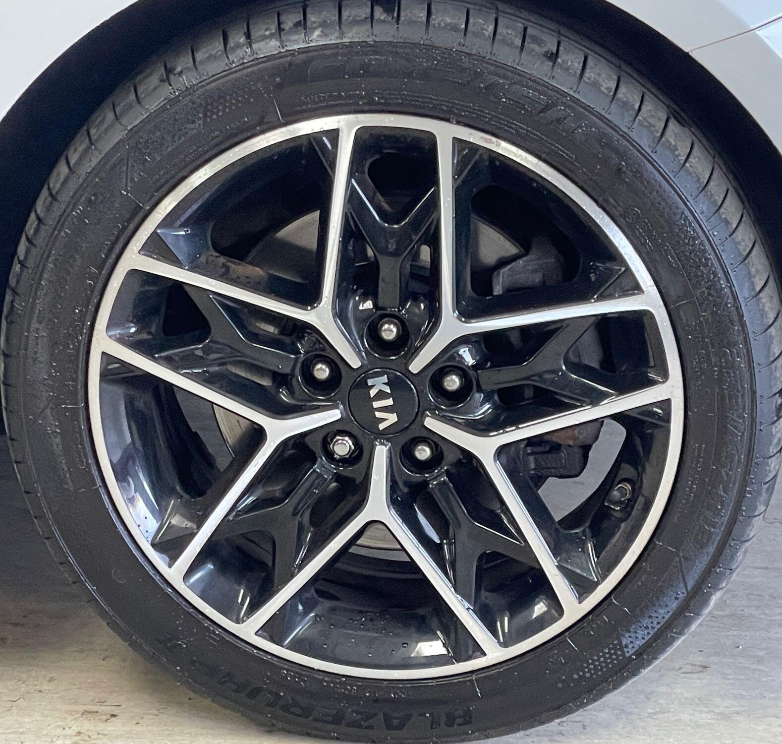 Kia Optima - Image 14