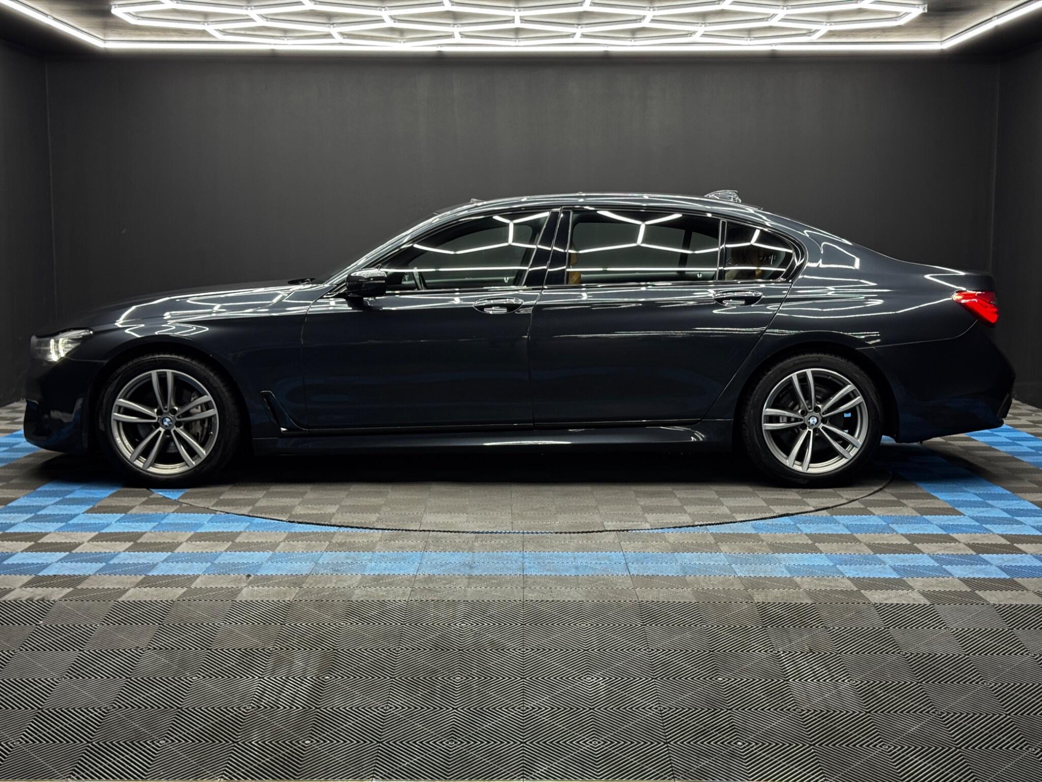 BMW 7 Series - Image 8