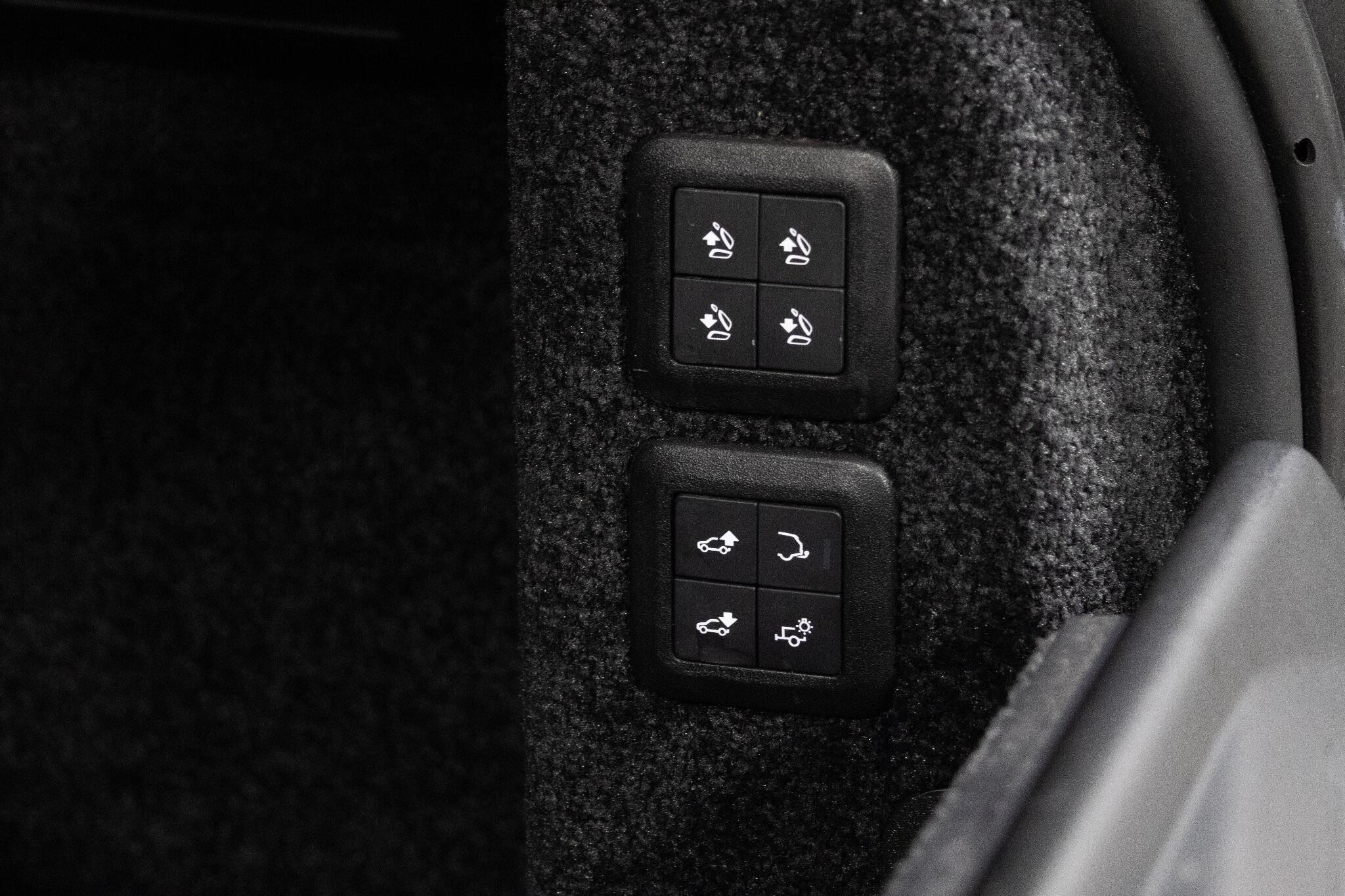 Land Rover Range Rover - Image 12