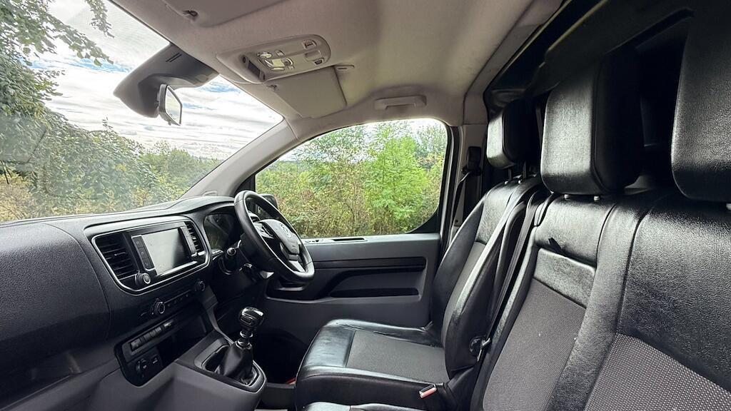 Vauxhall Vivaro - Image 18
