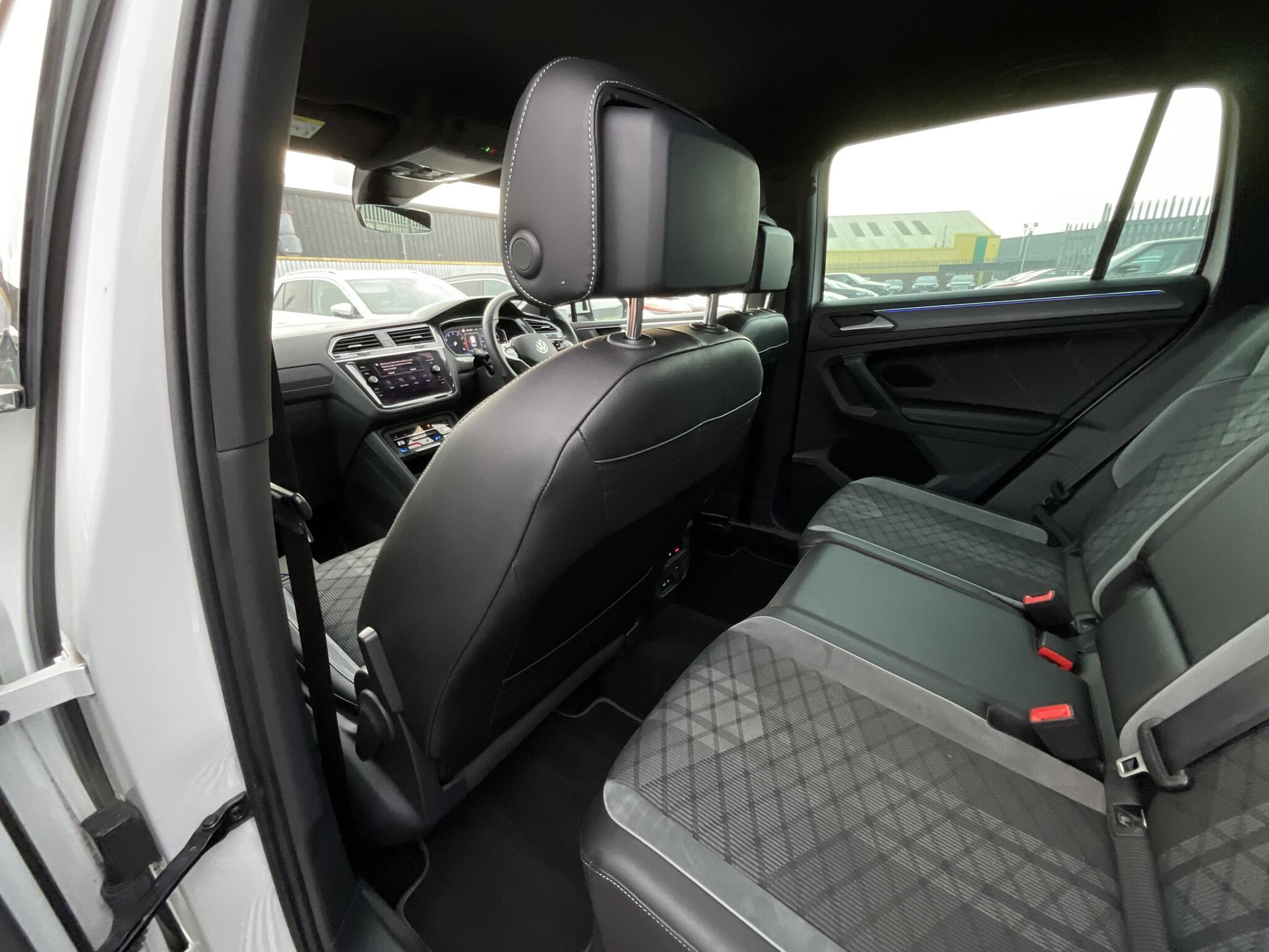 Volkswagen Tiguan - Image 10
