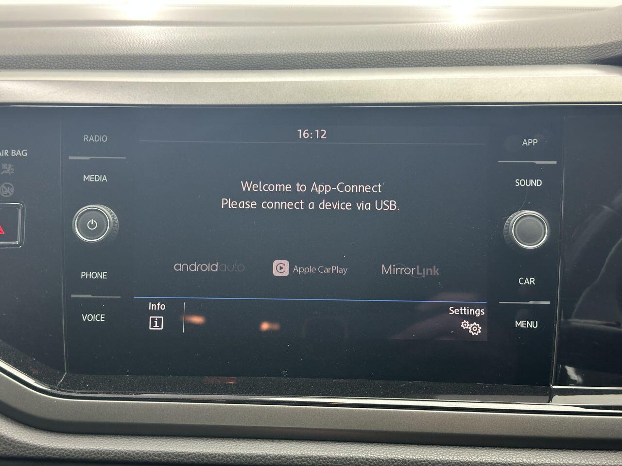 Volkswagen Polo - Image 8