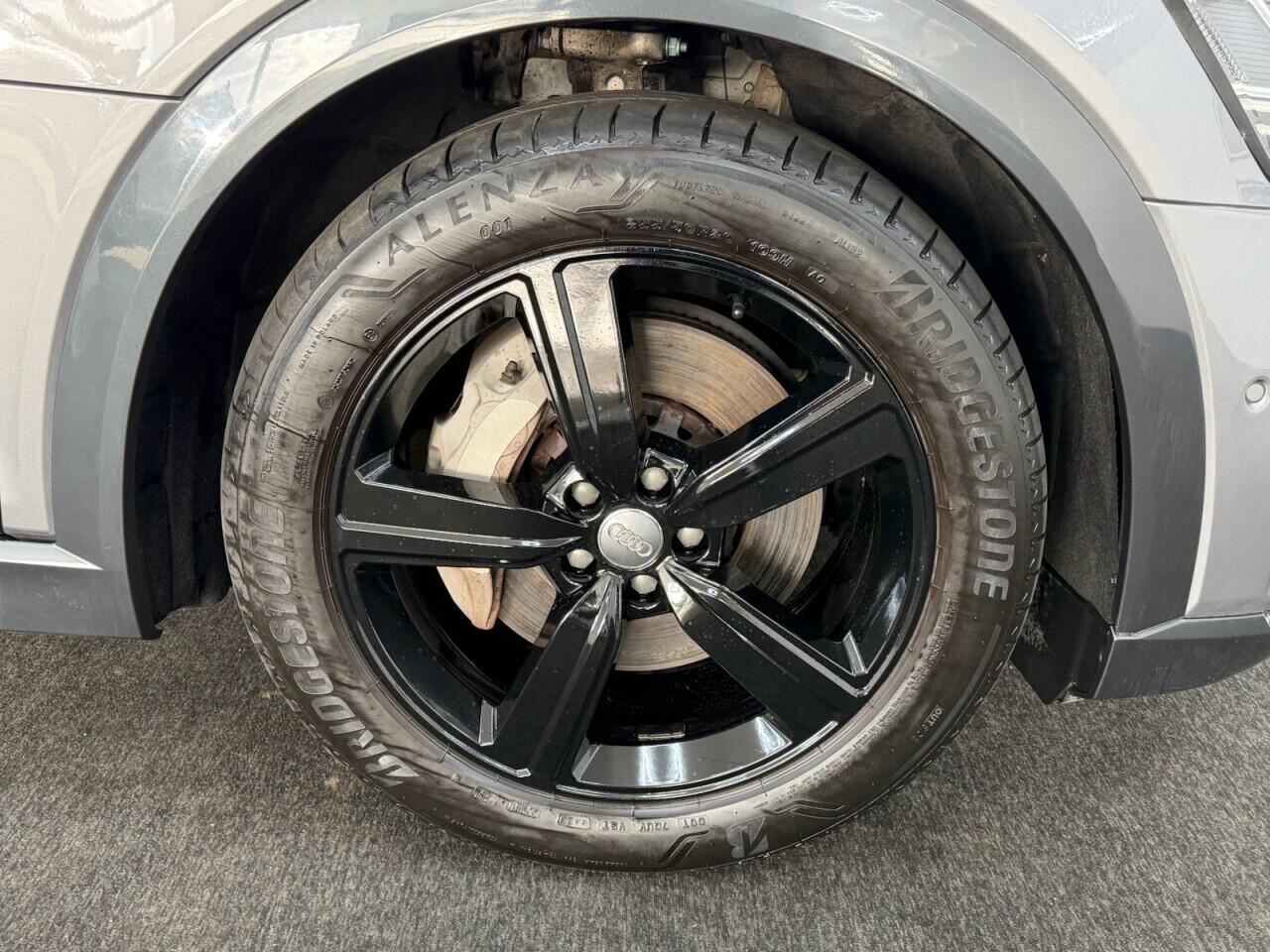 Audi E-Tron - Image 11