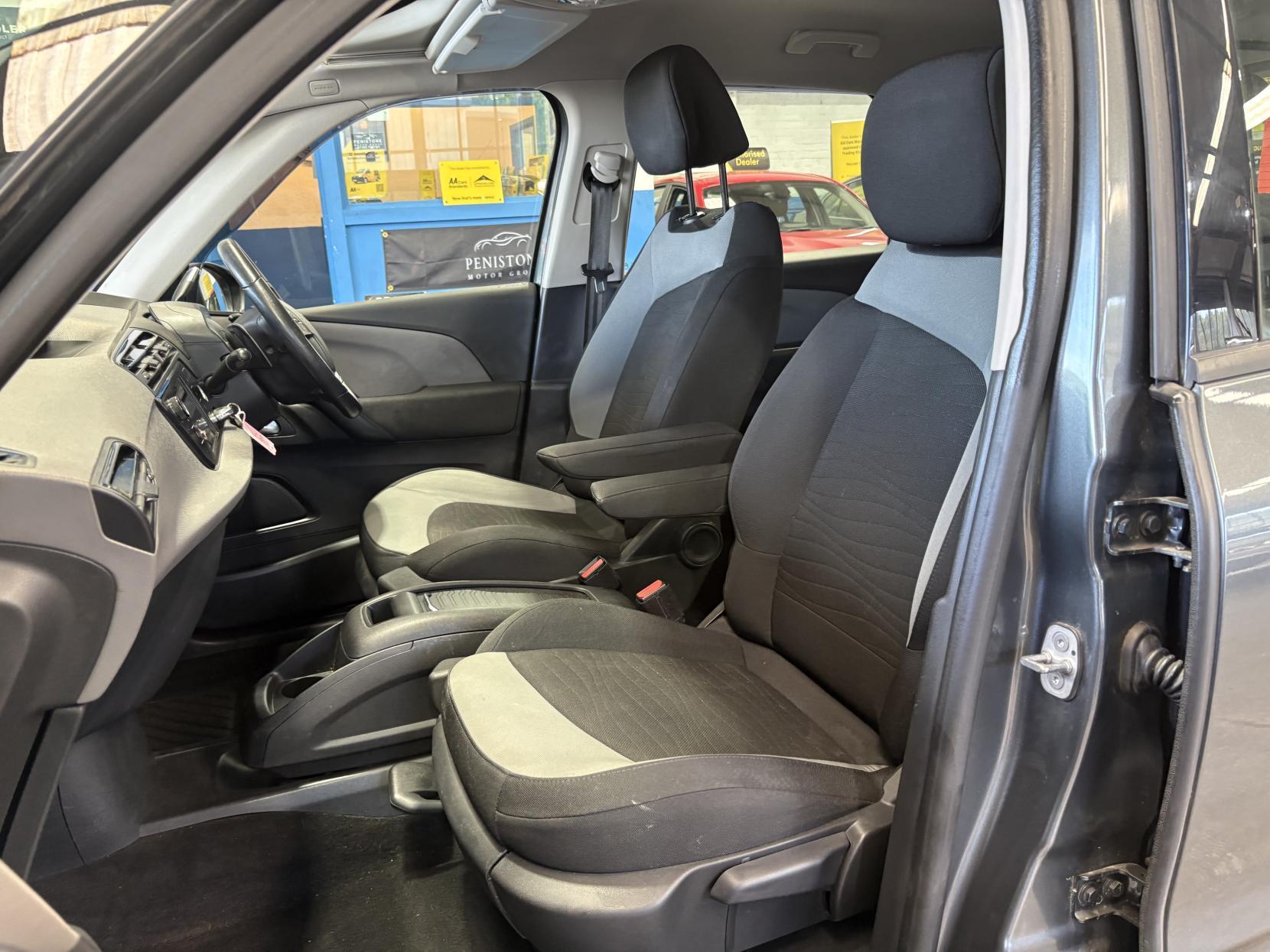 Citroen C4 Picasso - Image 18
