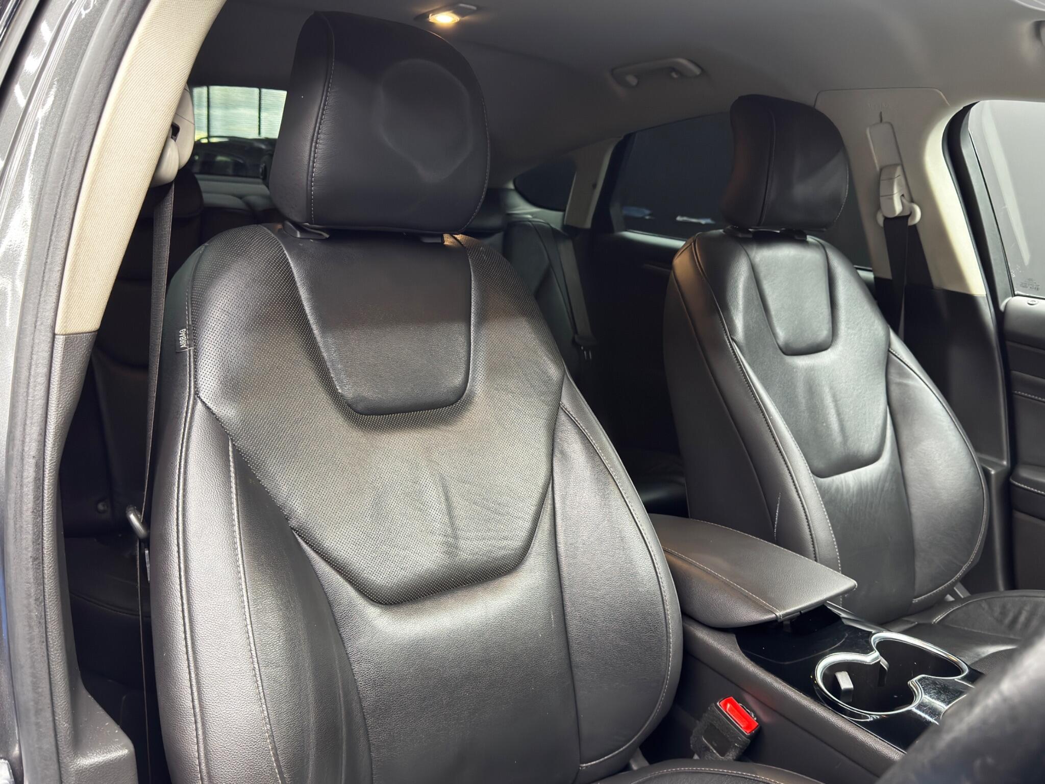 Ford Mondeo - Image 12