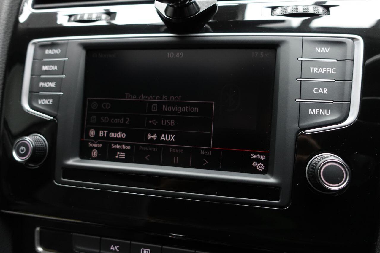 Volkswagen Golf - Image 26