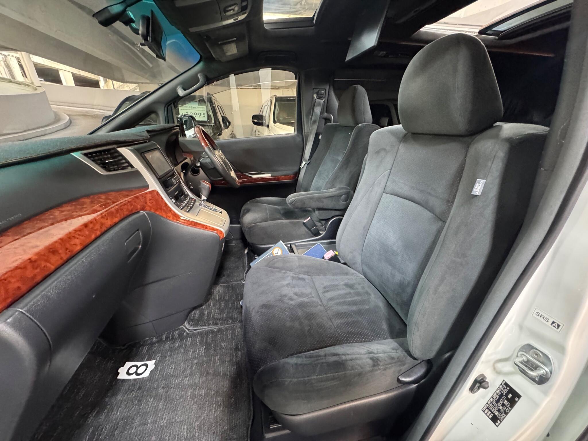 Toyota Alphard - Image 10