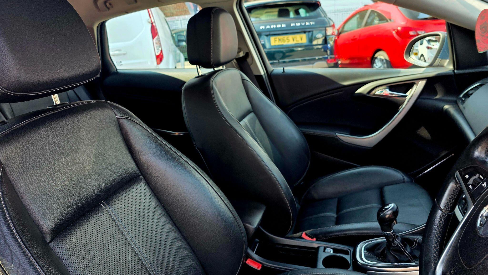 Vauxhall Astra - Image 12
