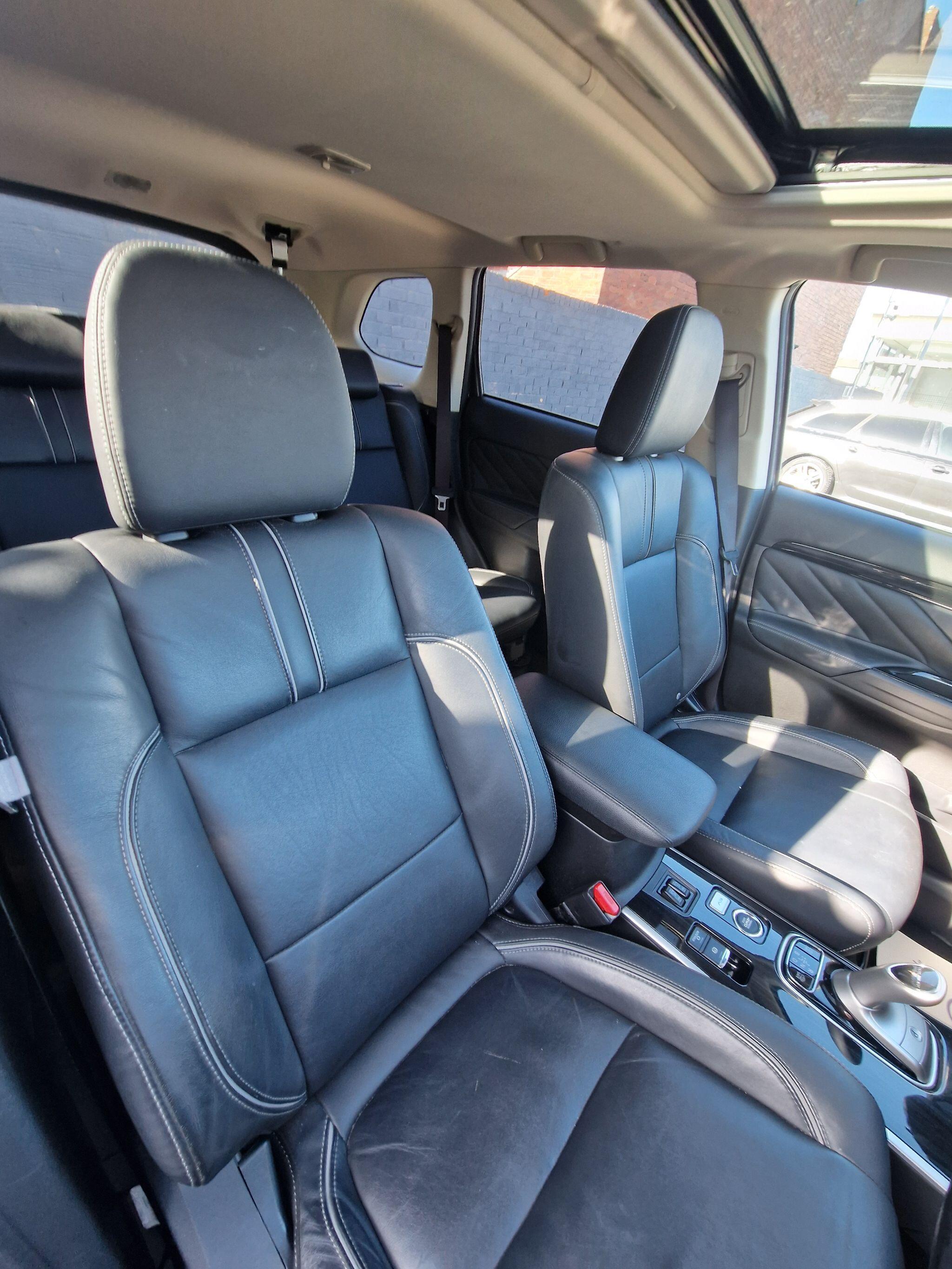 Mitsubishi Outlander - Image 32