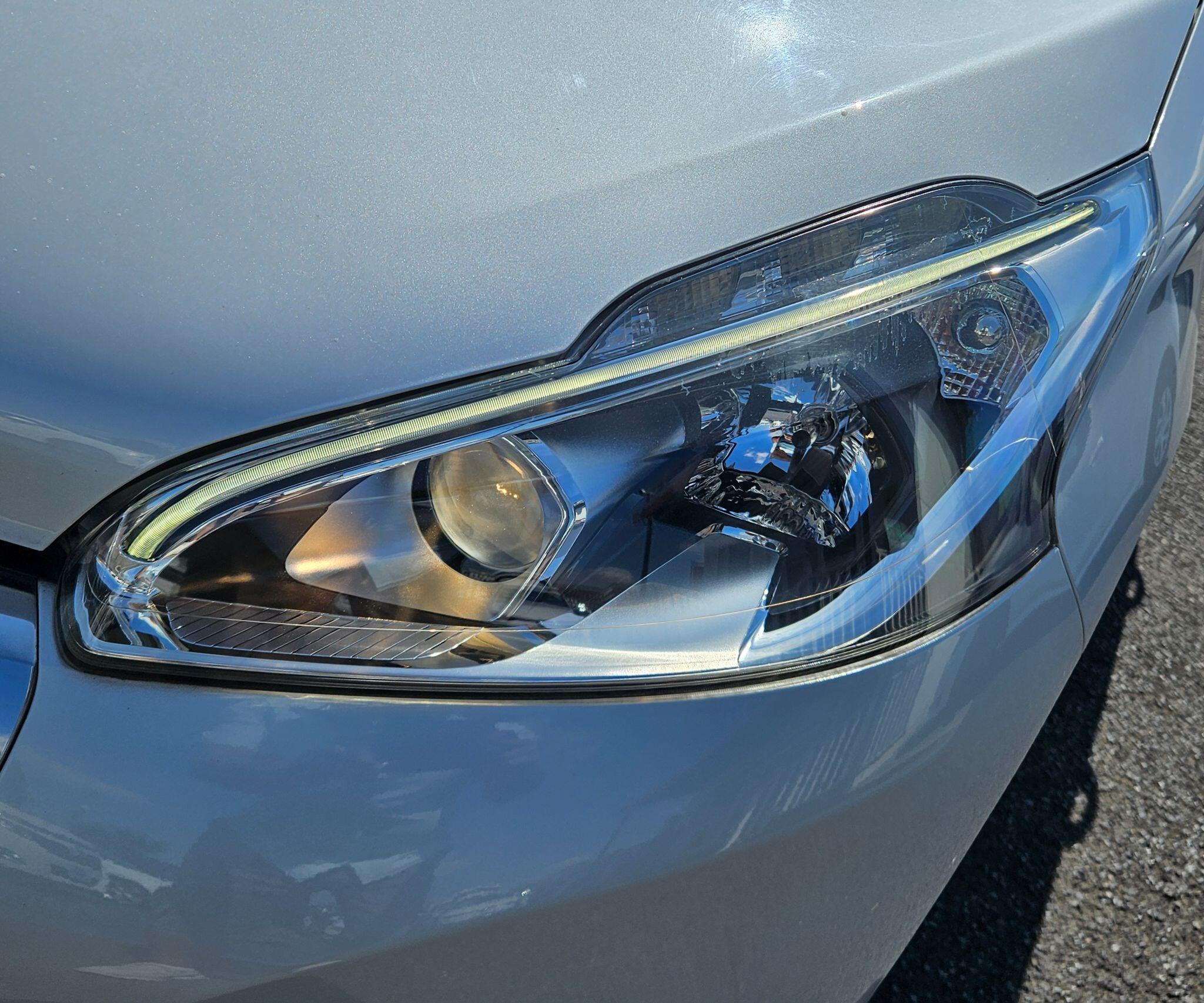 Peugeot 208 - Image 13