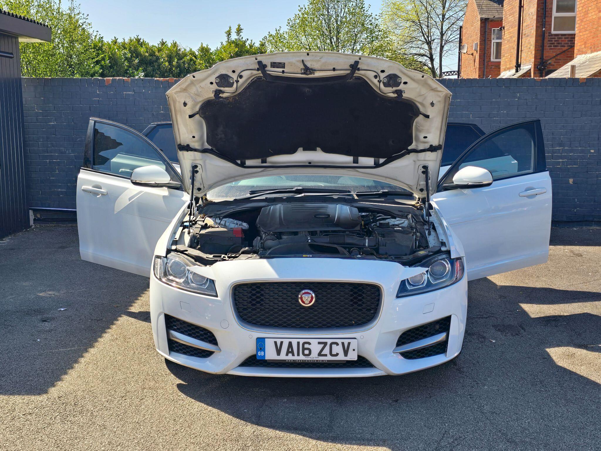 Jaguar XF - Image 12