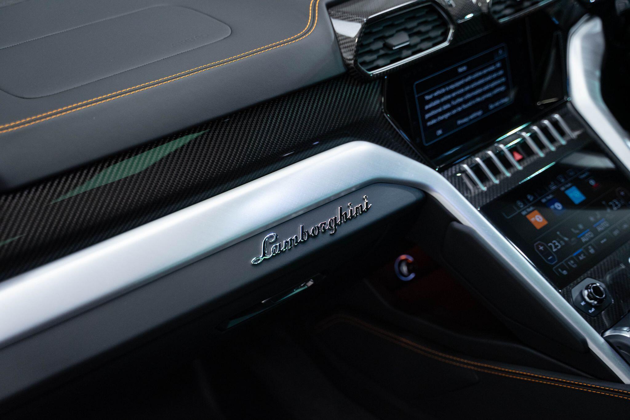 Lamborghini Urus - Image 39