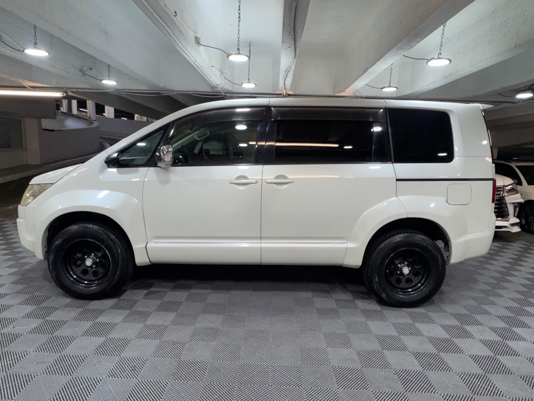 Mitsubishi Delica - Image 2