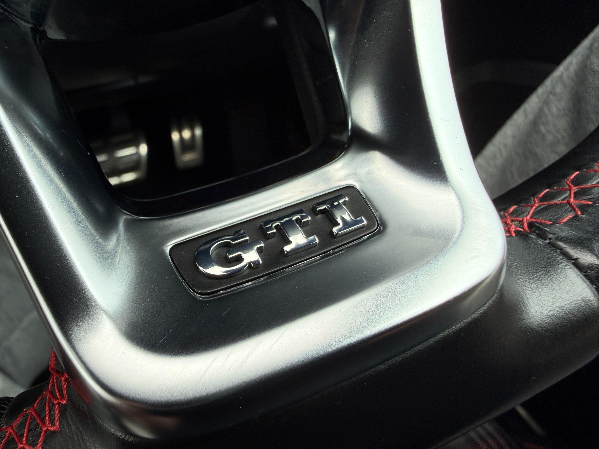 Volkswagen Golf - Image 69