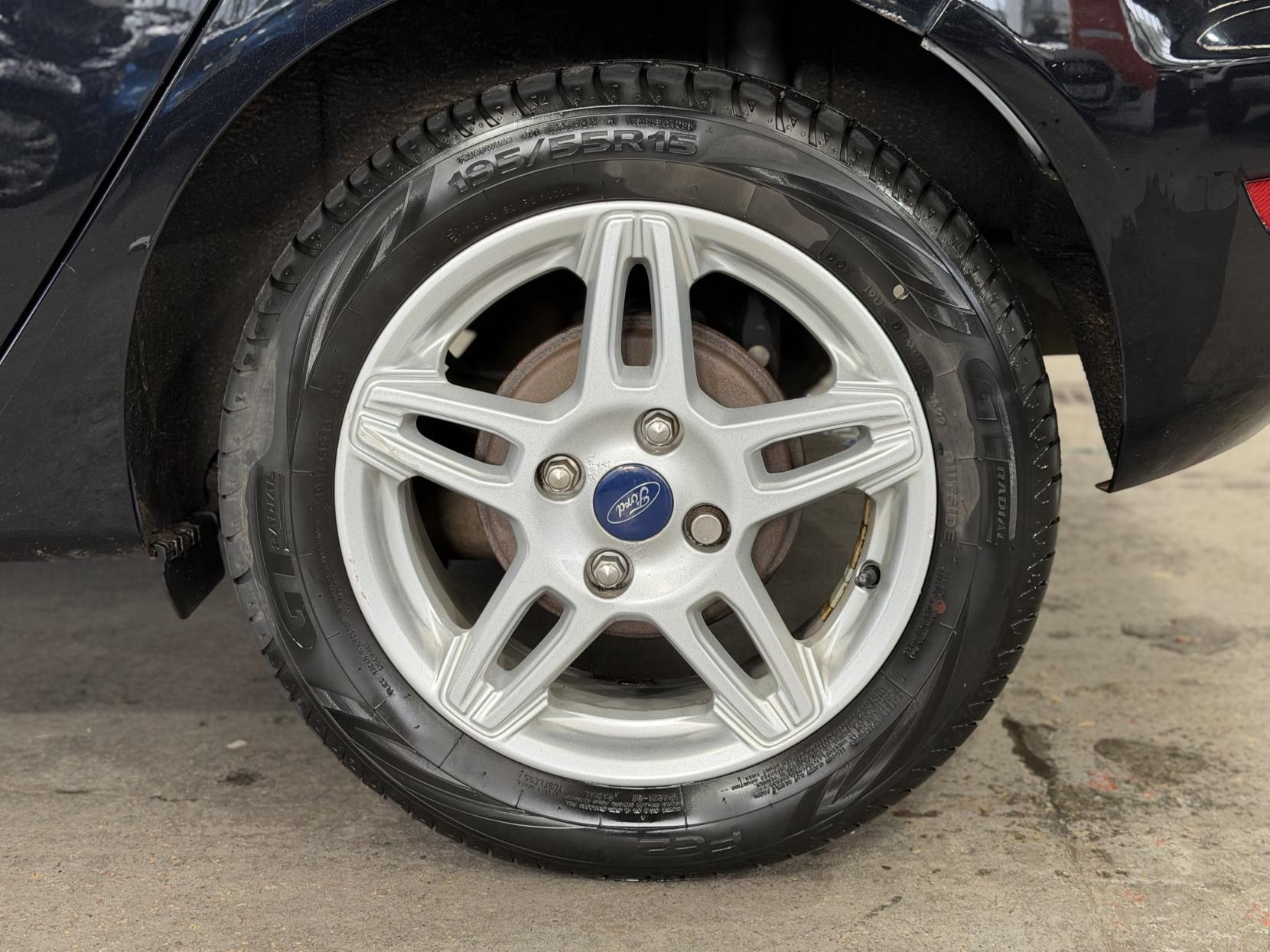 Ford Fiesta - Image 18
