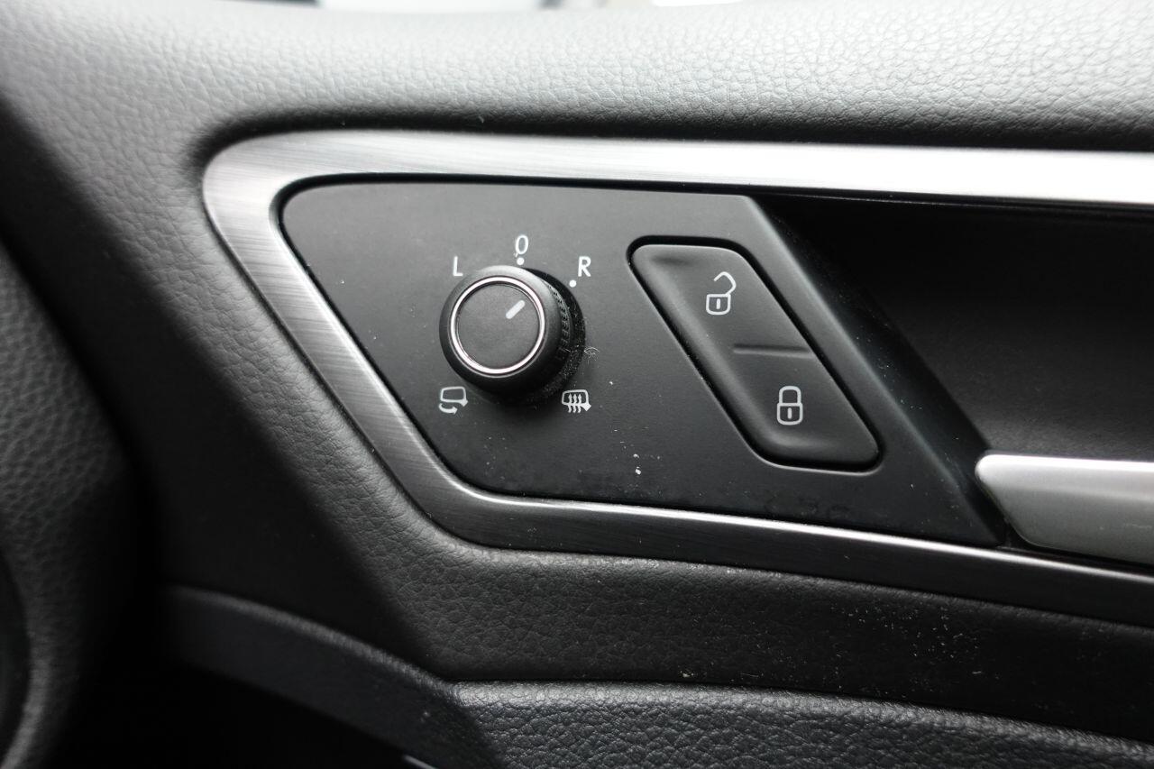 Volkswagen Golf - Image 50