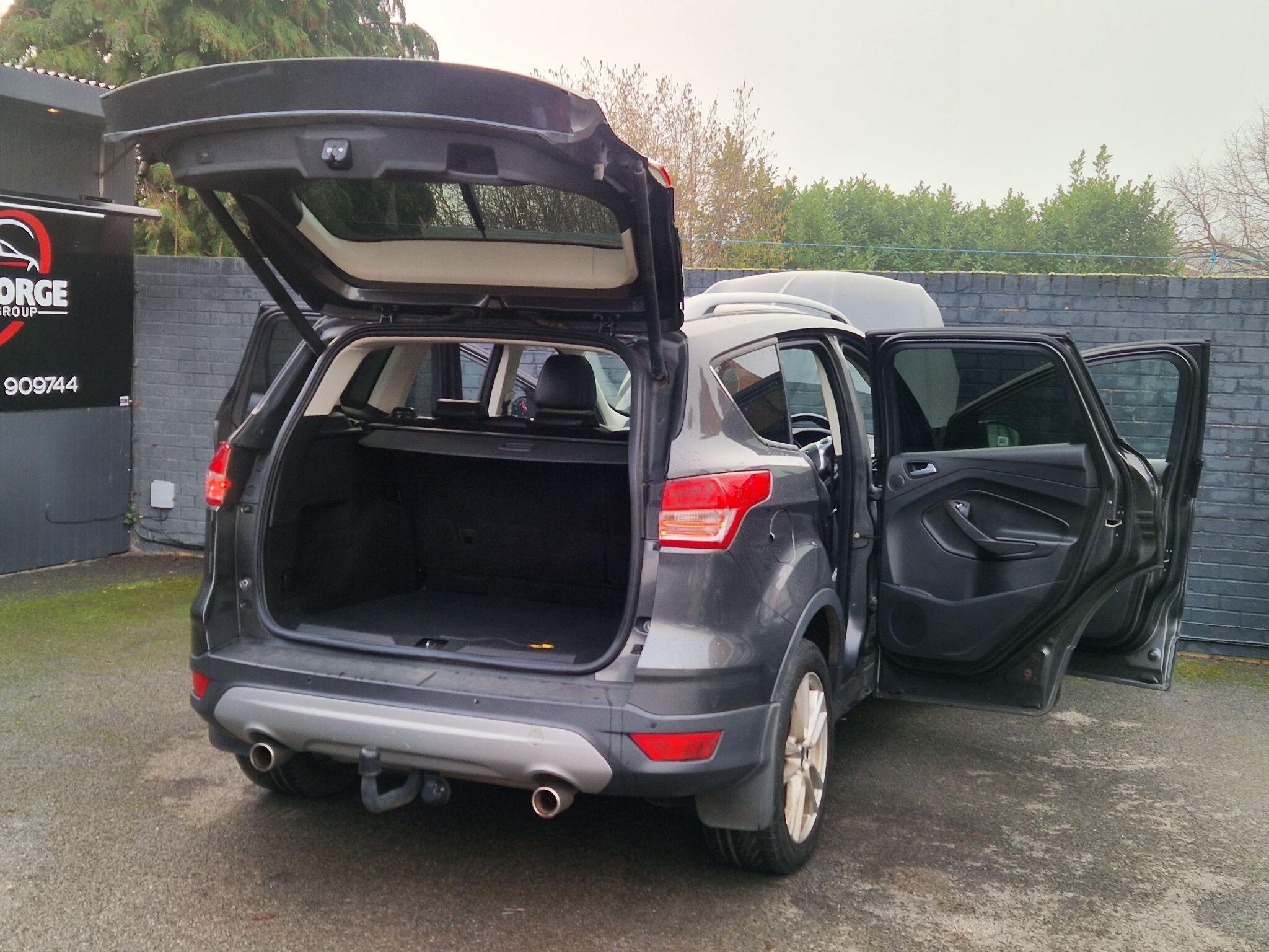Ford Kuga - Image 17