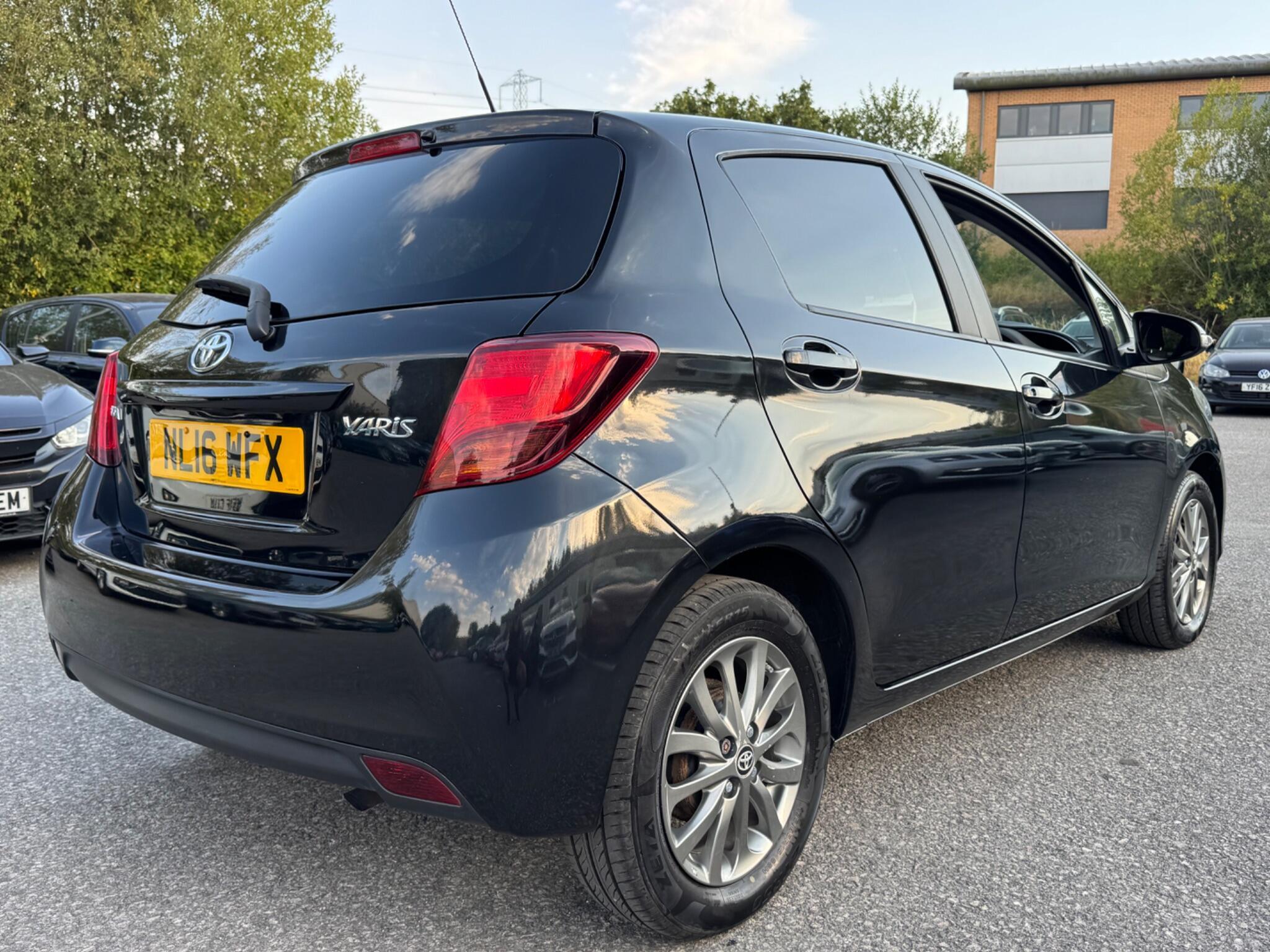 Toyota Yaris - Image 15