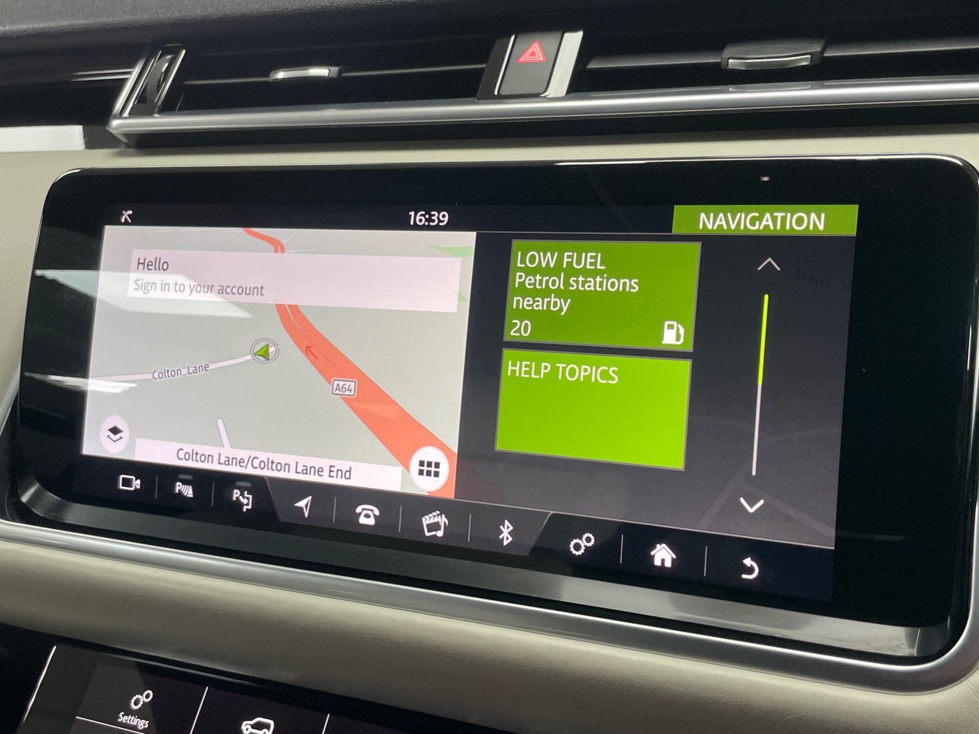 Land Rover Range Rover Velar - Image 46
