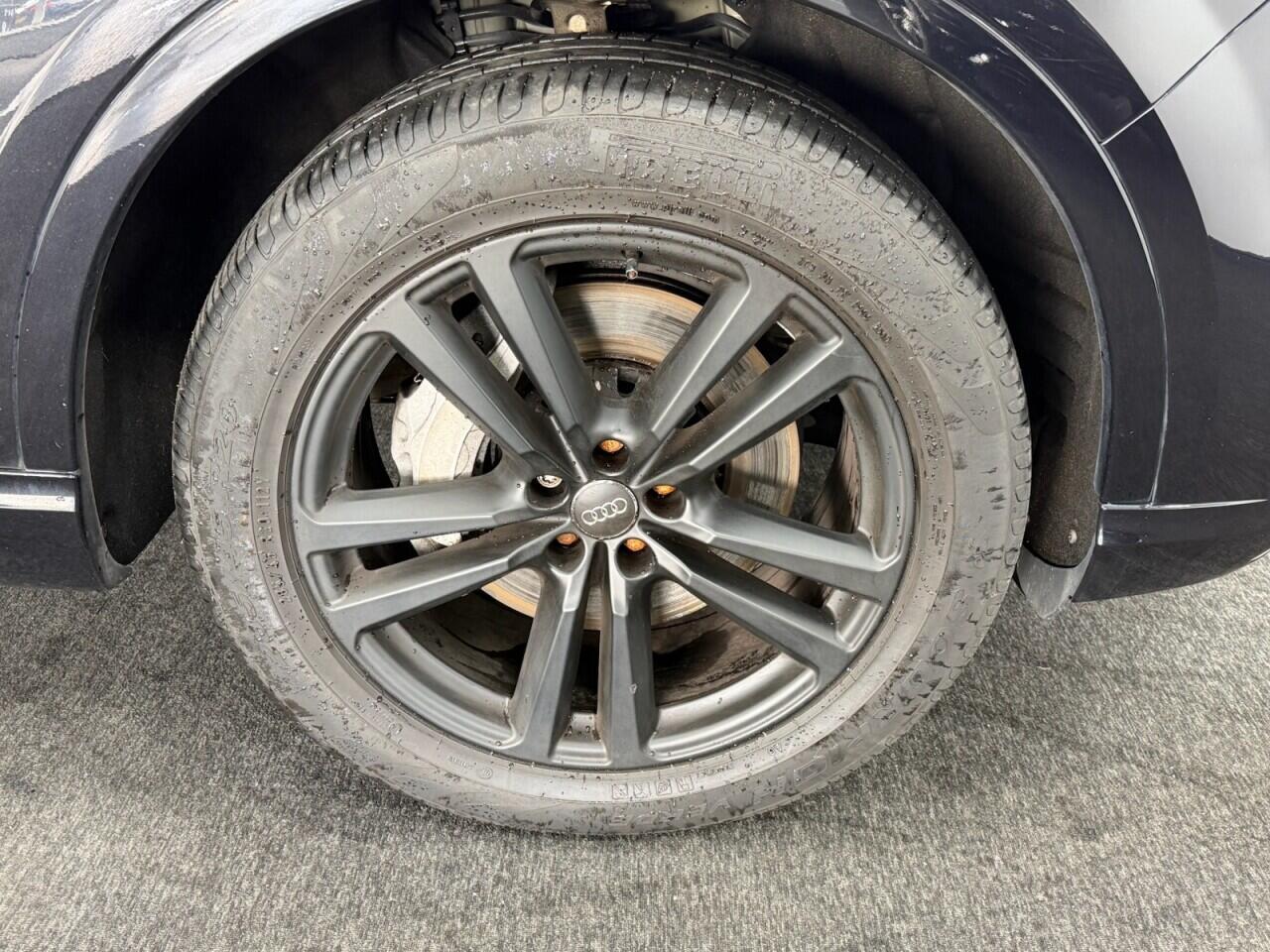 Audi Q7 - Image 11