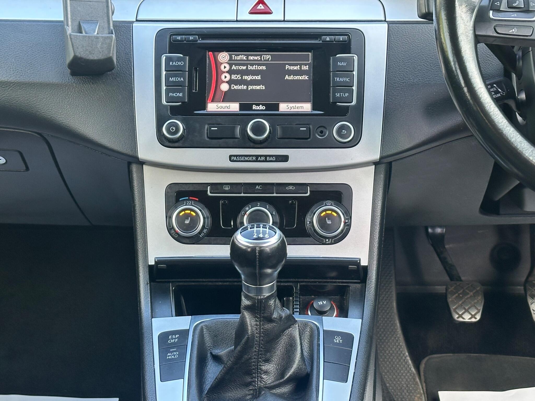 Volkswagen Passat - Image 43