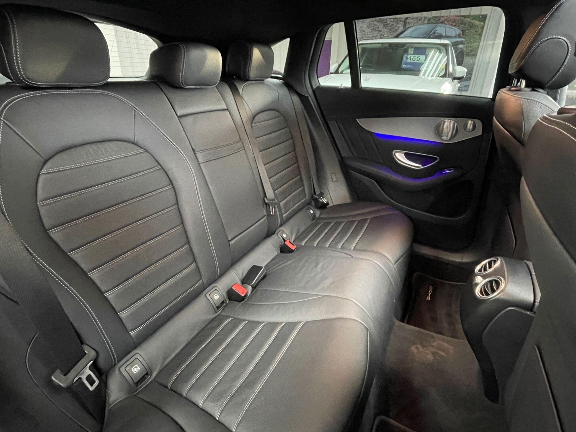 Mercedes Eqc - Image 26