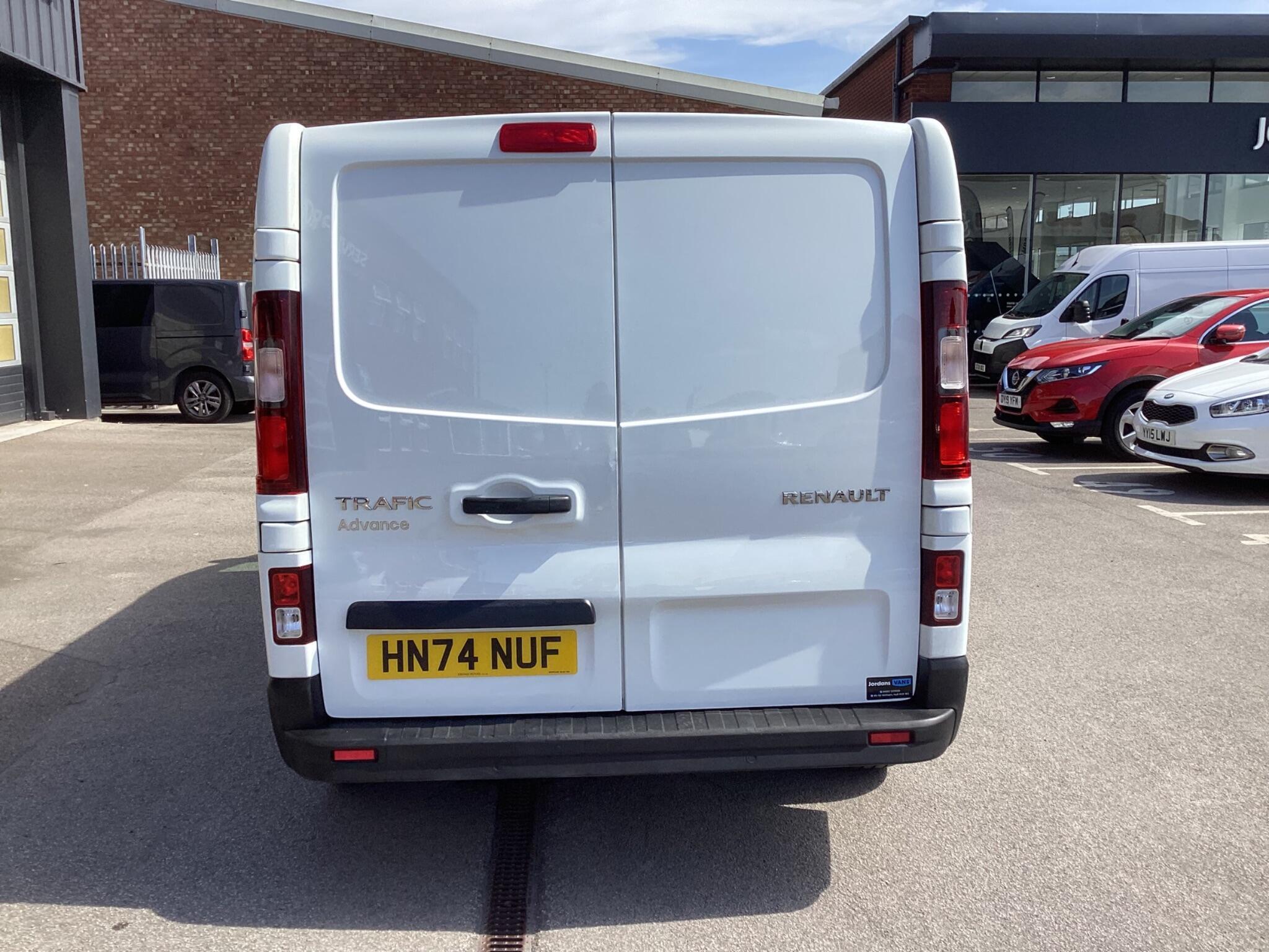 Renault Trafic - Image 6