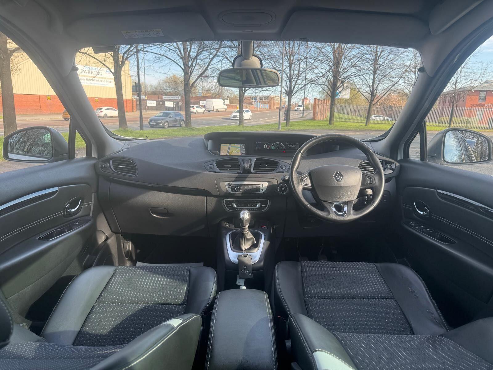 Renault Grand Scenic - Image 14