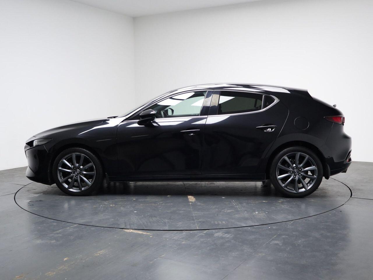 Mazda MAZDA3 - Image 8