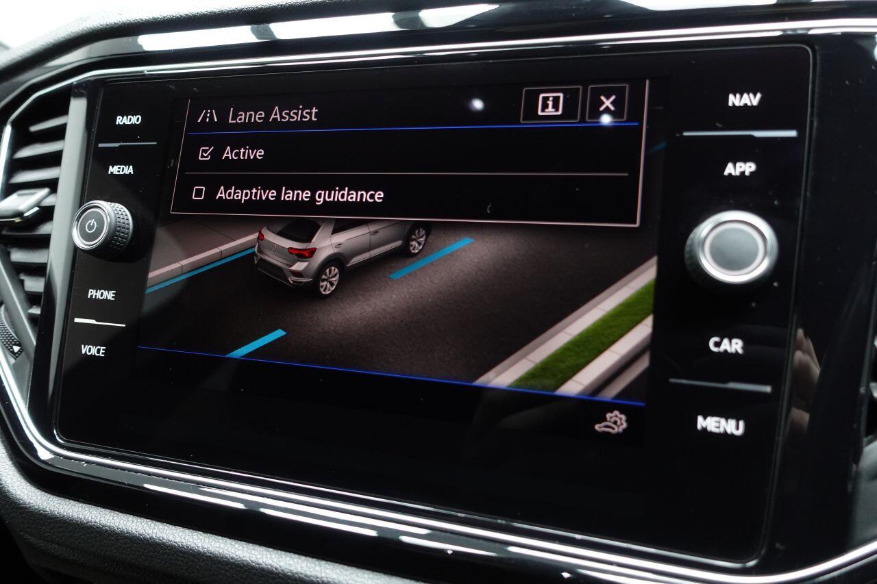 Volkswagen T-Roc - Image 29