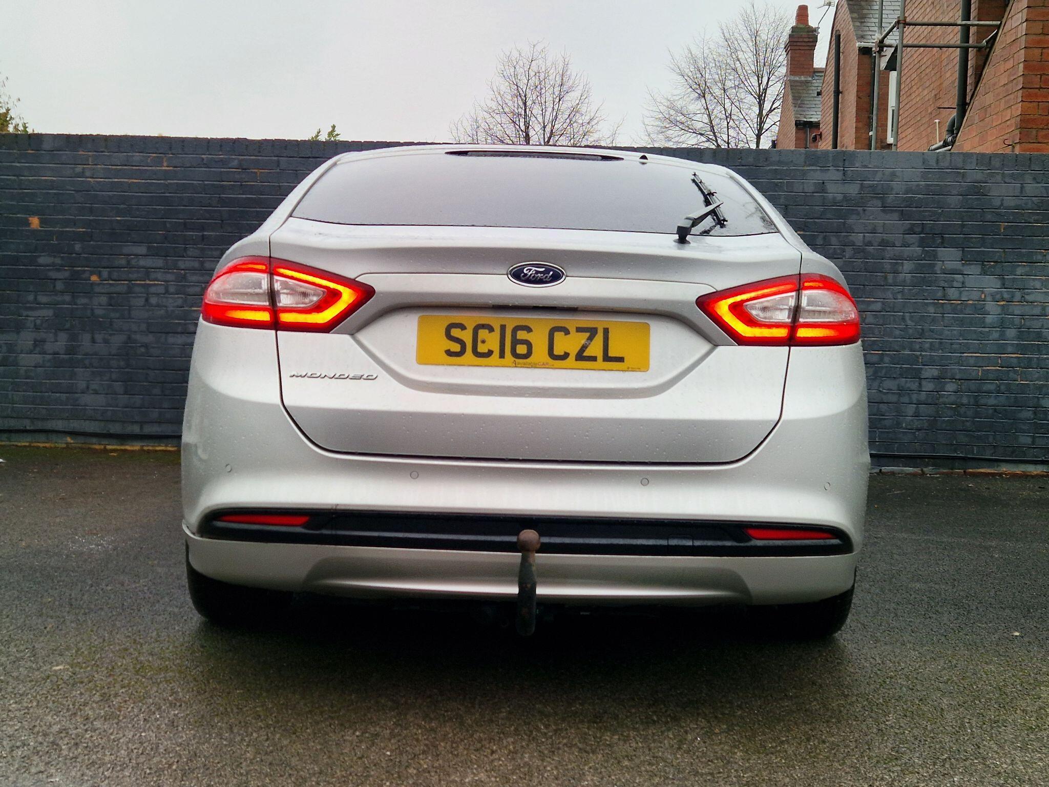 Ford Mondeo - Image 19