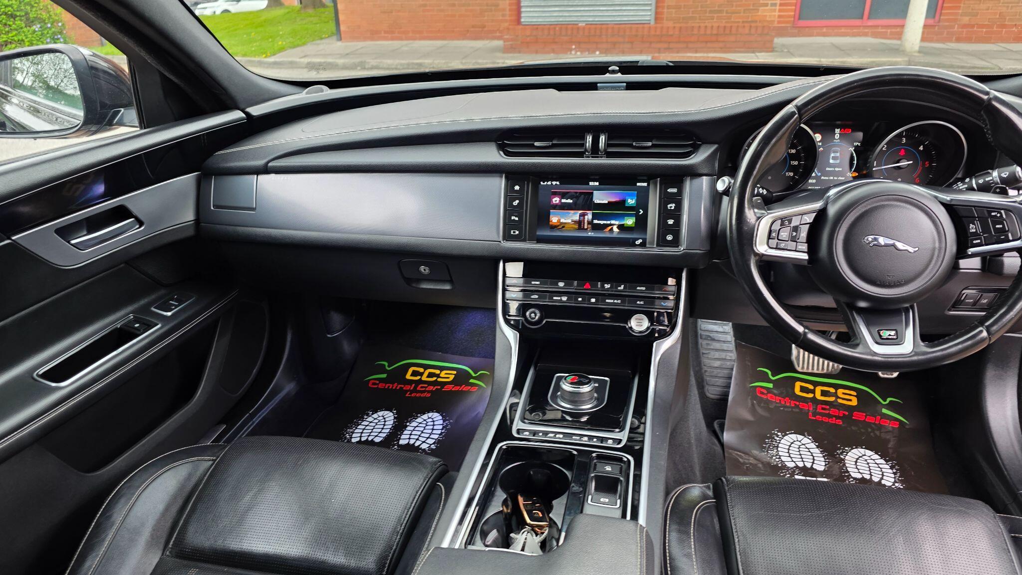 Jaguar XF - Image 36