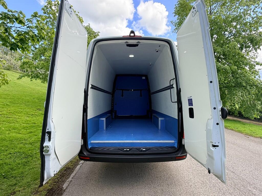 Mercedes Sprinter - Image 7