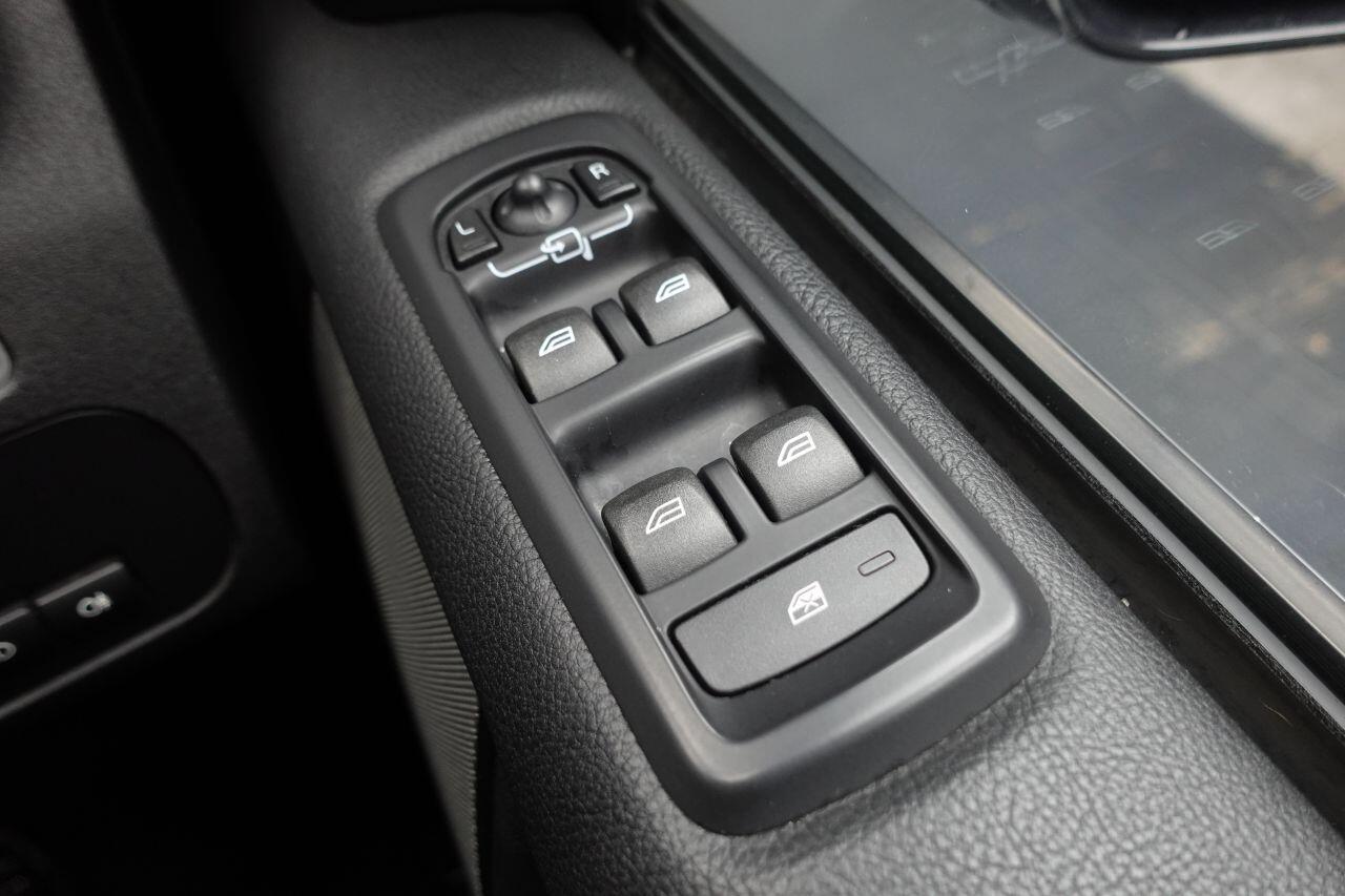 Land Rover DISCOVERY 4 - Image 53