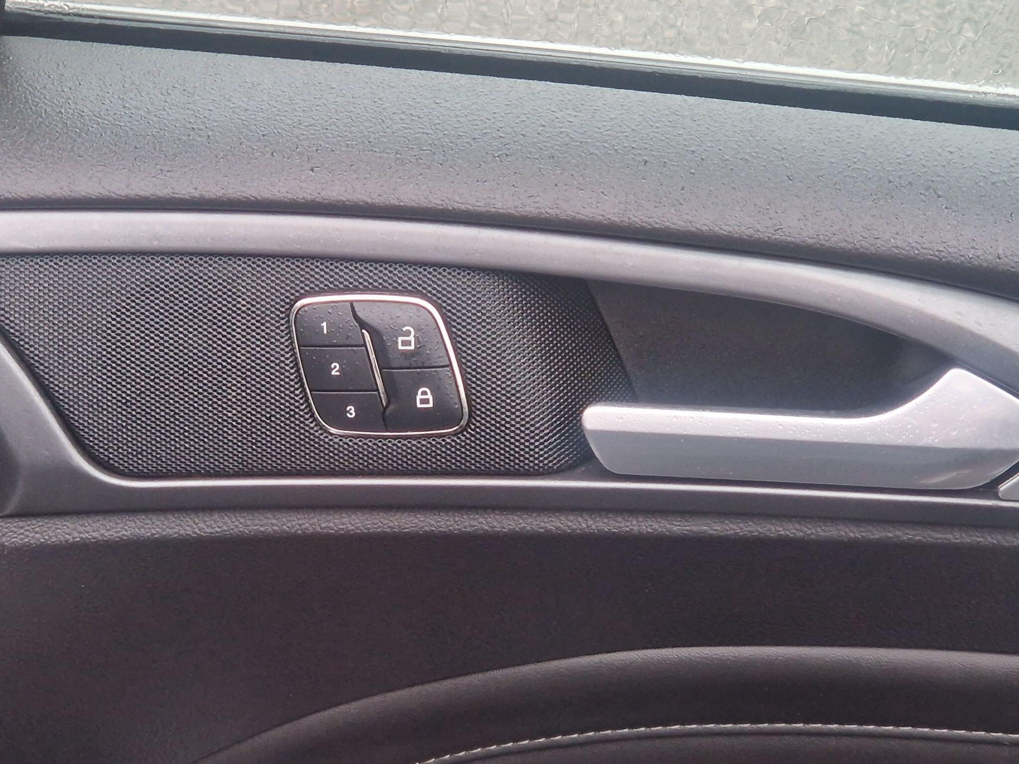 Ford Mondeo - Image 27