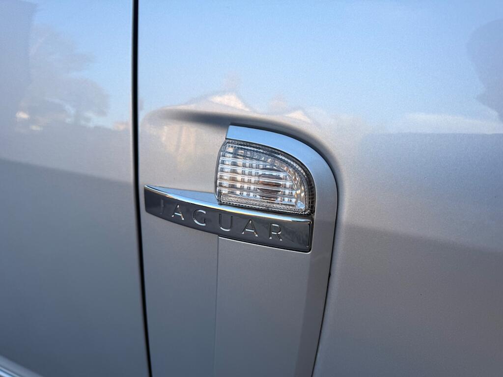 Jaguar XK - Image 15