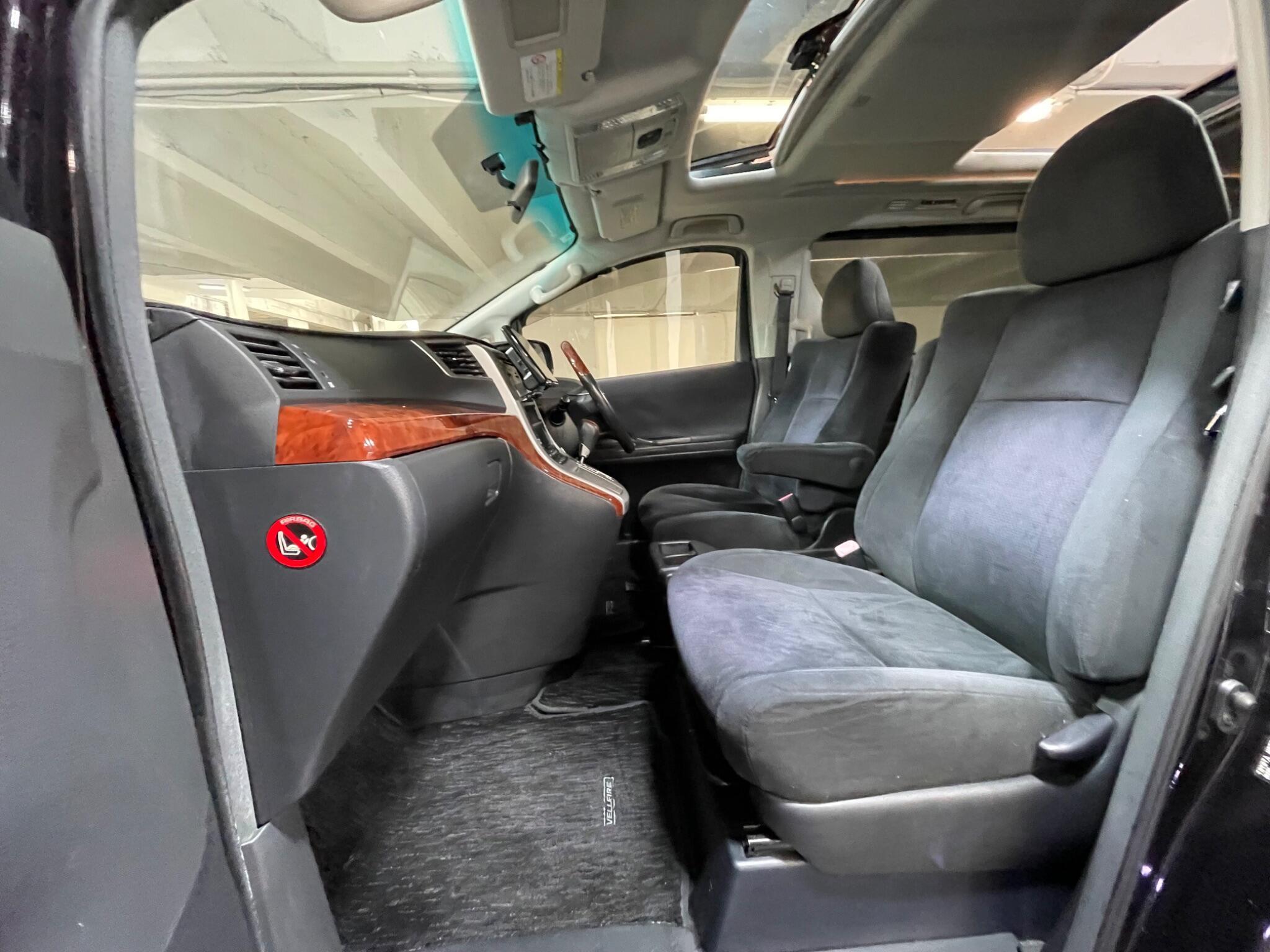 Toyota Vellfire - Image 11