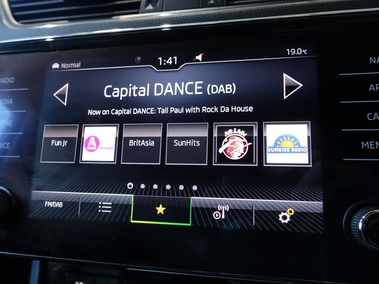 Skoda Superb - Image 33