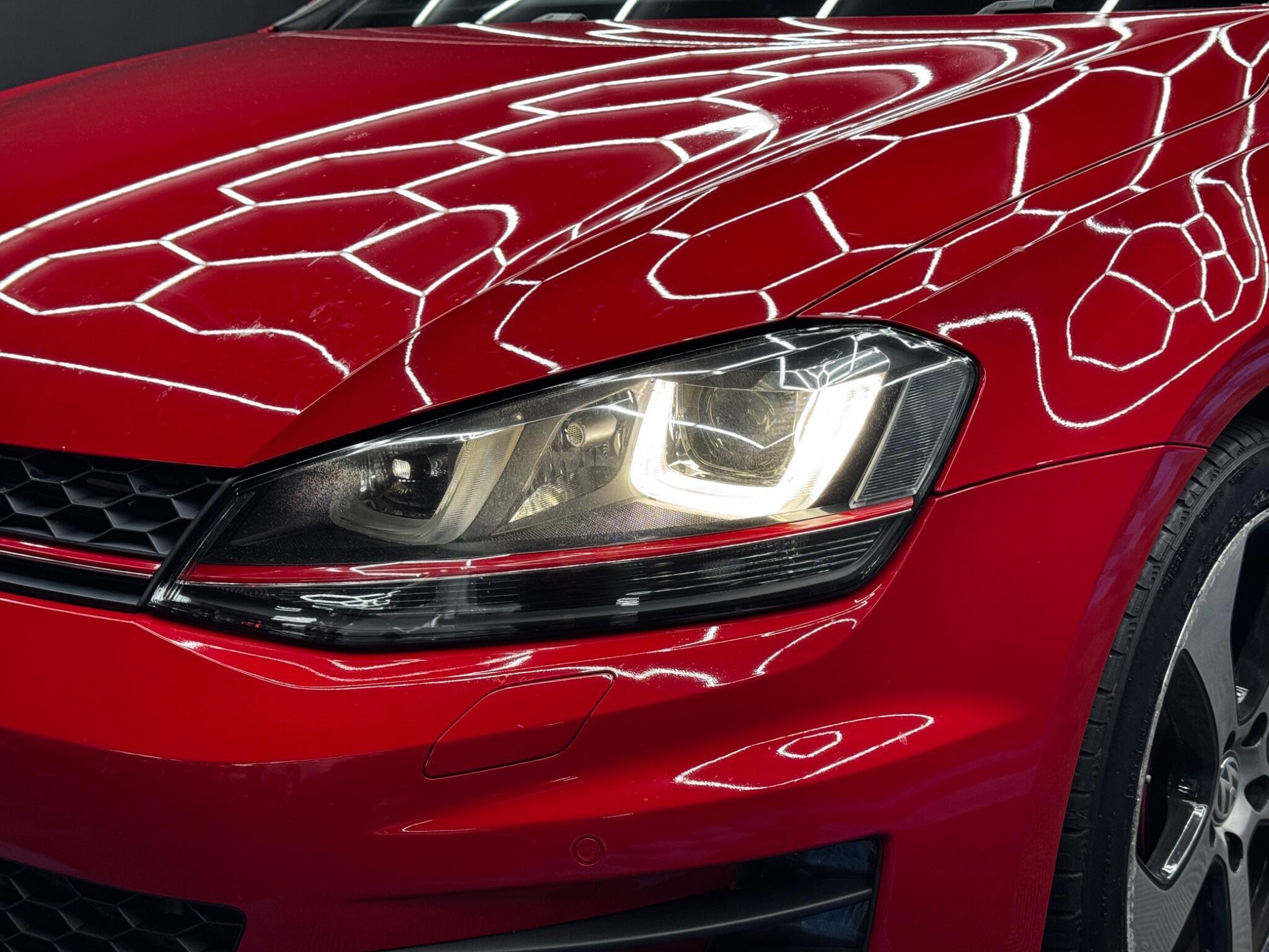 Volkswagen Golf - Image 45