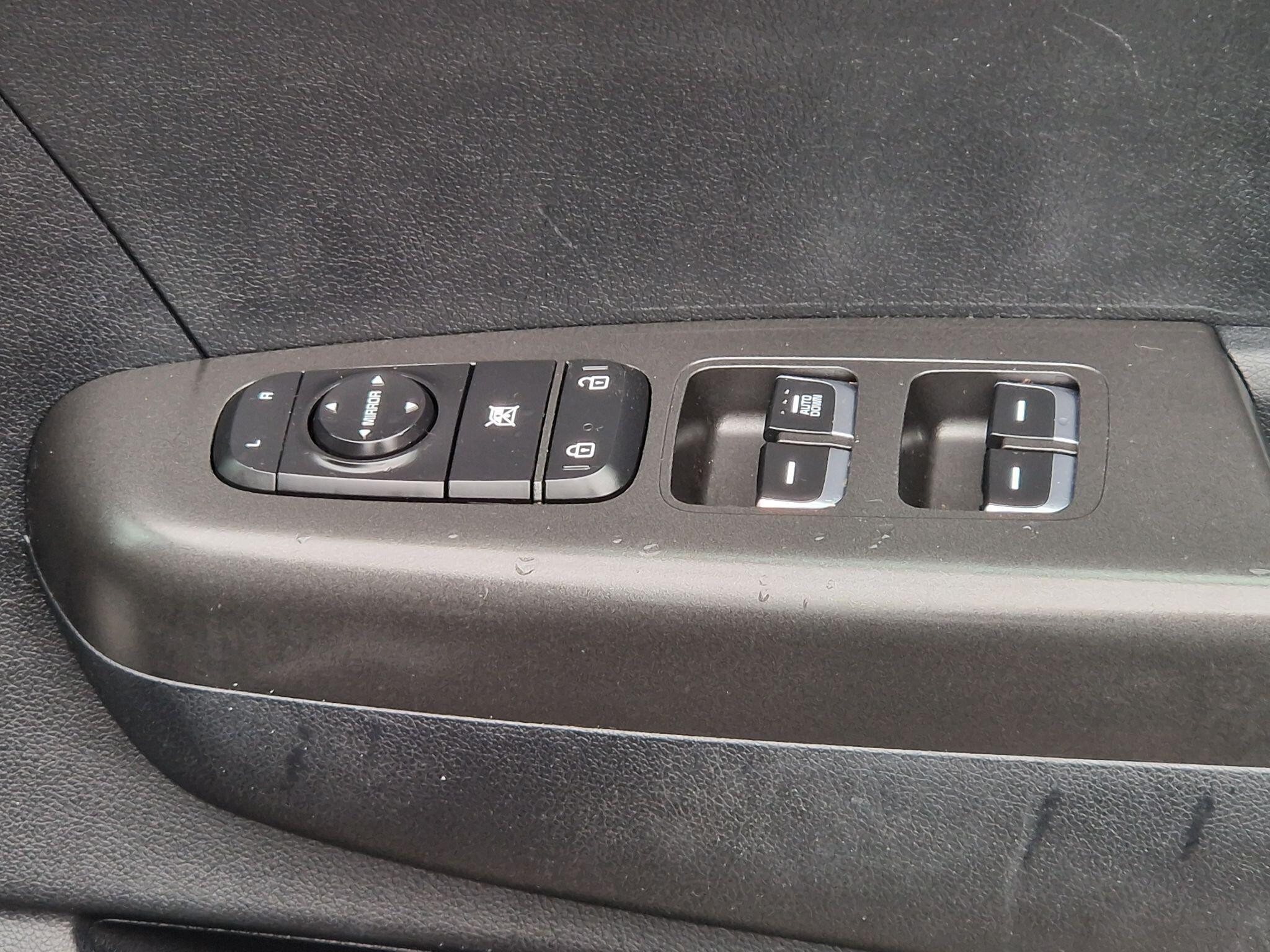 Kia Sportage - Image 32