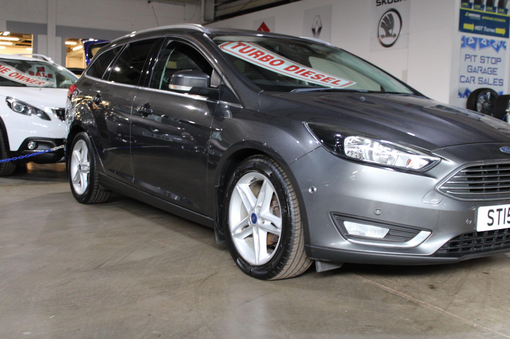 Ford Focus - Image 11