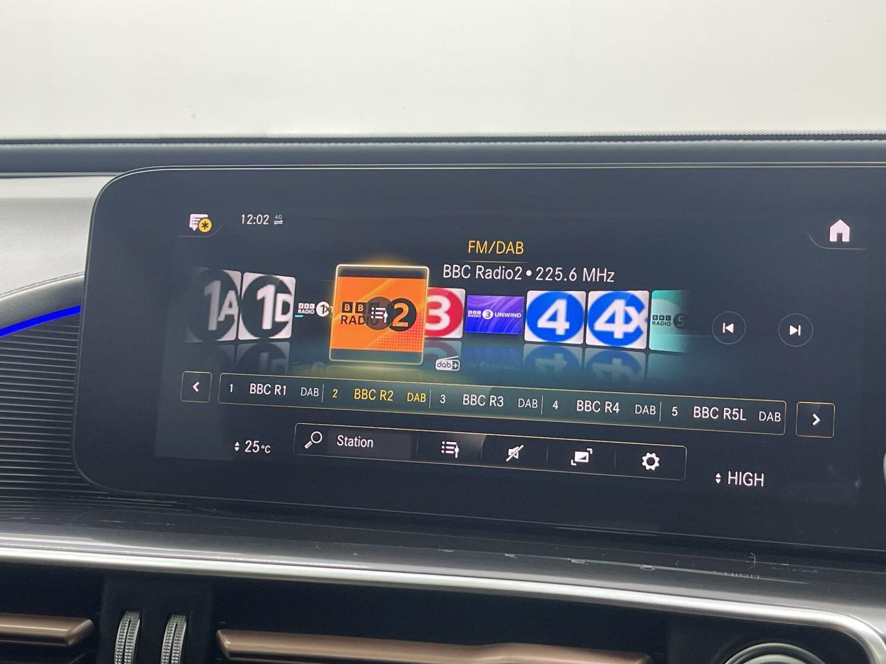 Mercedes-benz EQC - Image 43