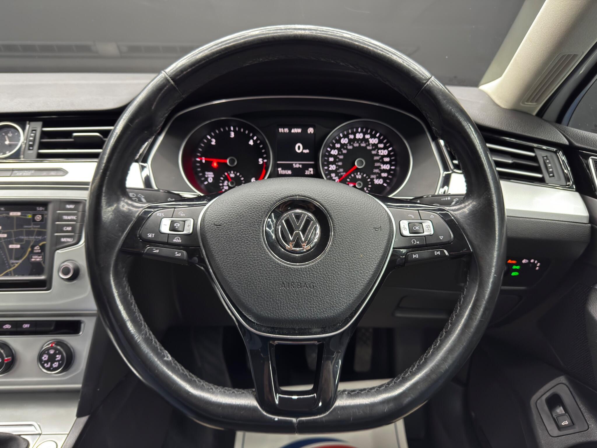 Volkswagen Passat - Image 18