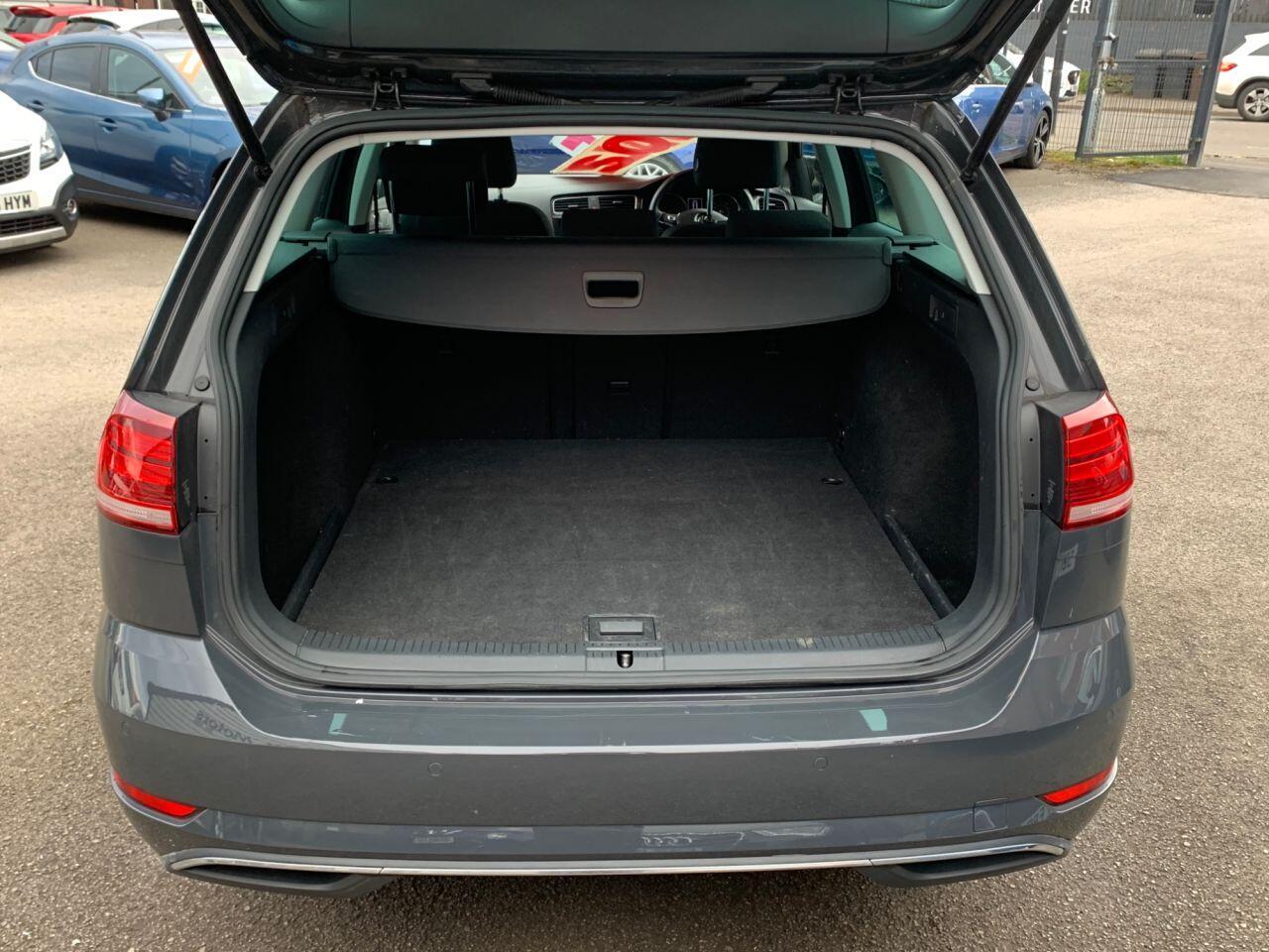 Volkswagen Golf - Image 16