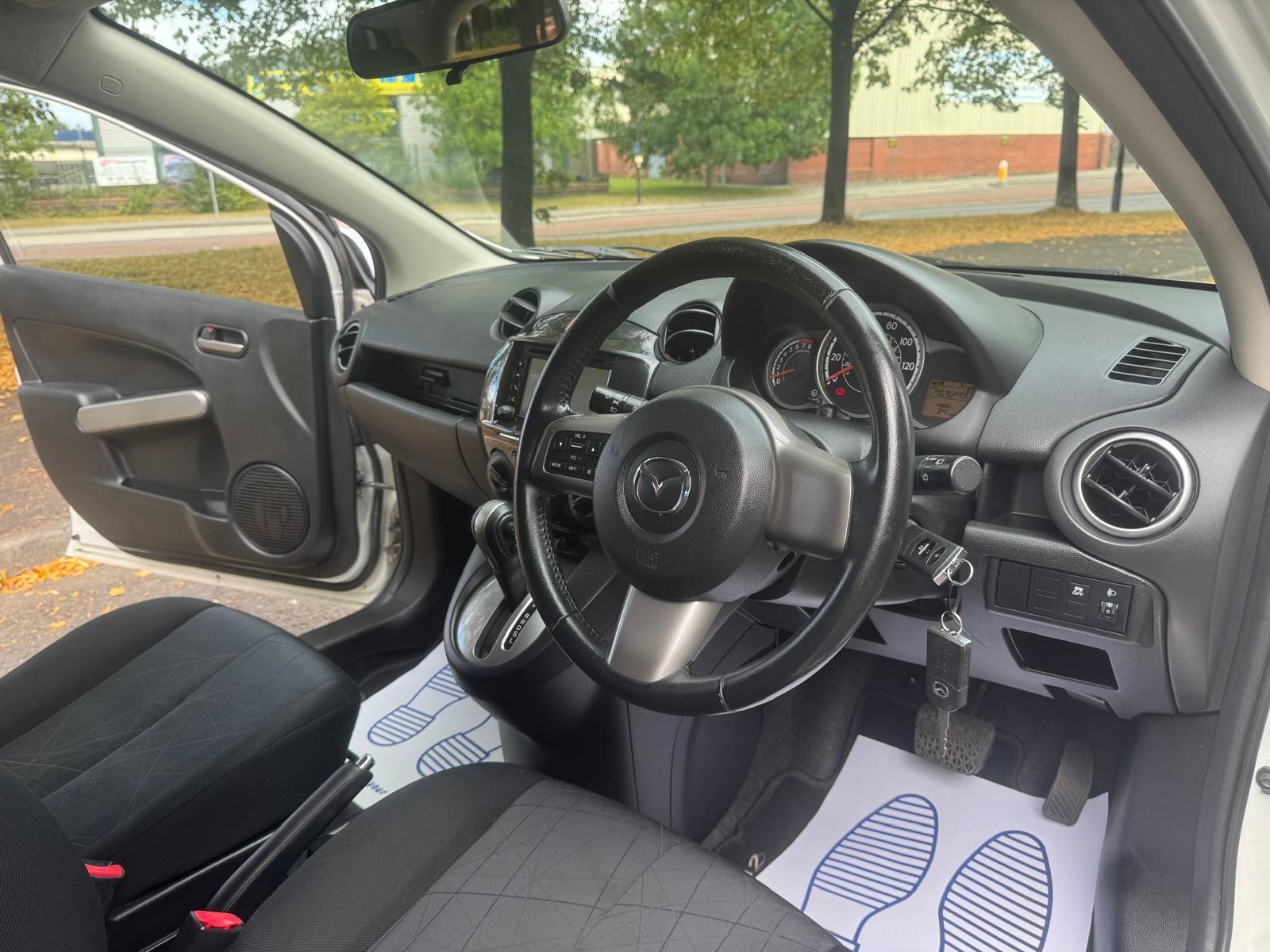 Mazda MAZDA2 - Image 13